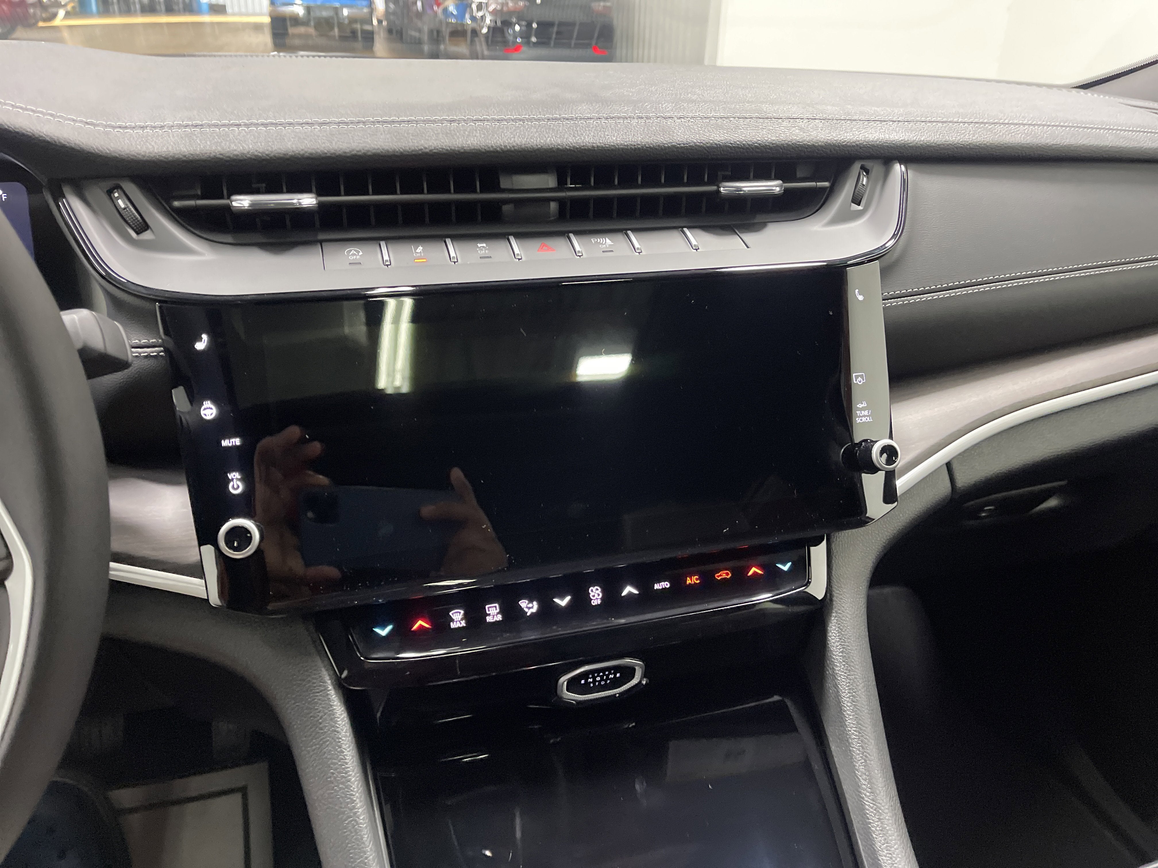 2026 Jeep Grand Cherokee GRAND CHEROKEE L LAREDO ALTITUDE 4X4