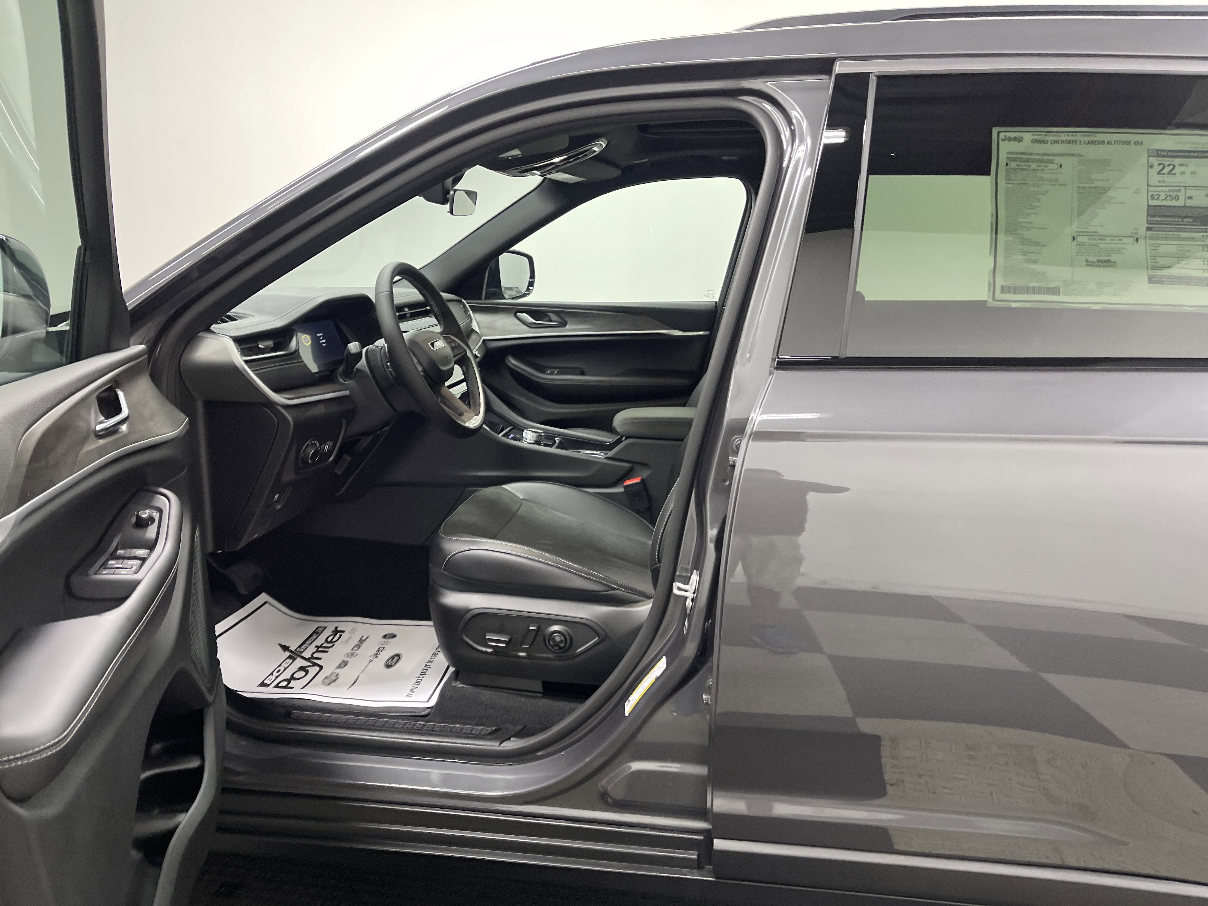 2026 Jeep Grand Cherokee GRAND CHEROKEE L LAREDO ALTITUDE 4X4