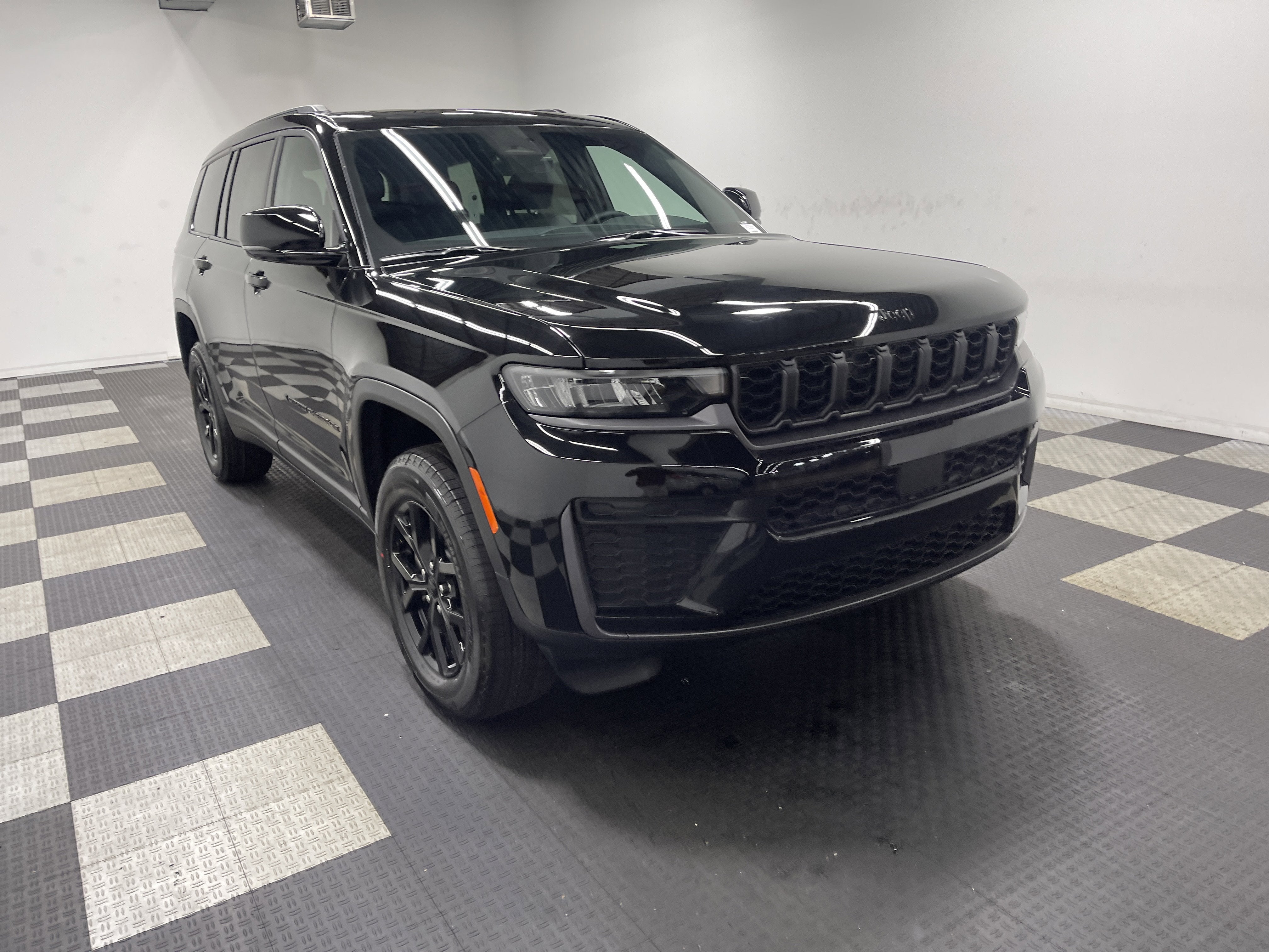 2026 Jeep Grand Cherokee GRAND CHEROKEE L LAREDO ALTITUDE 4X4