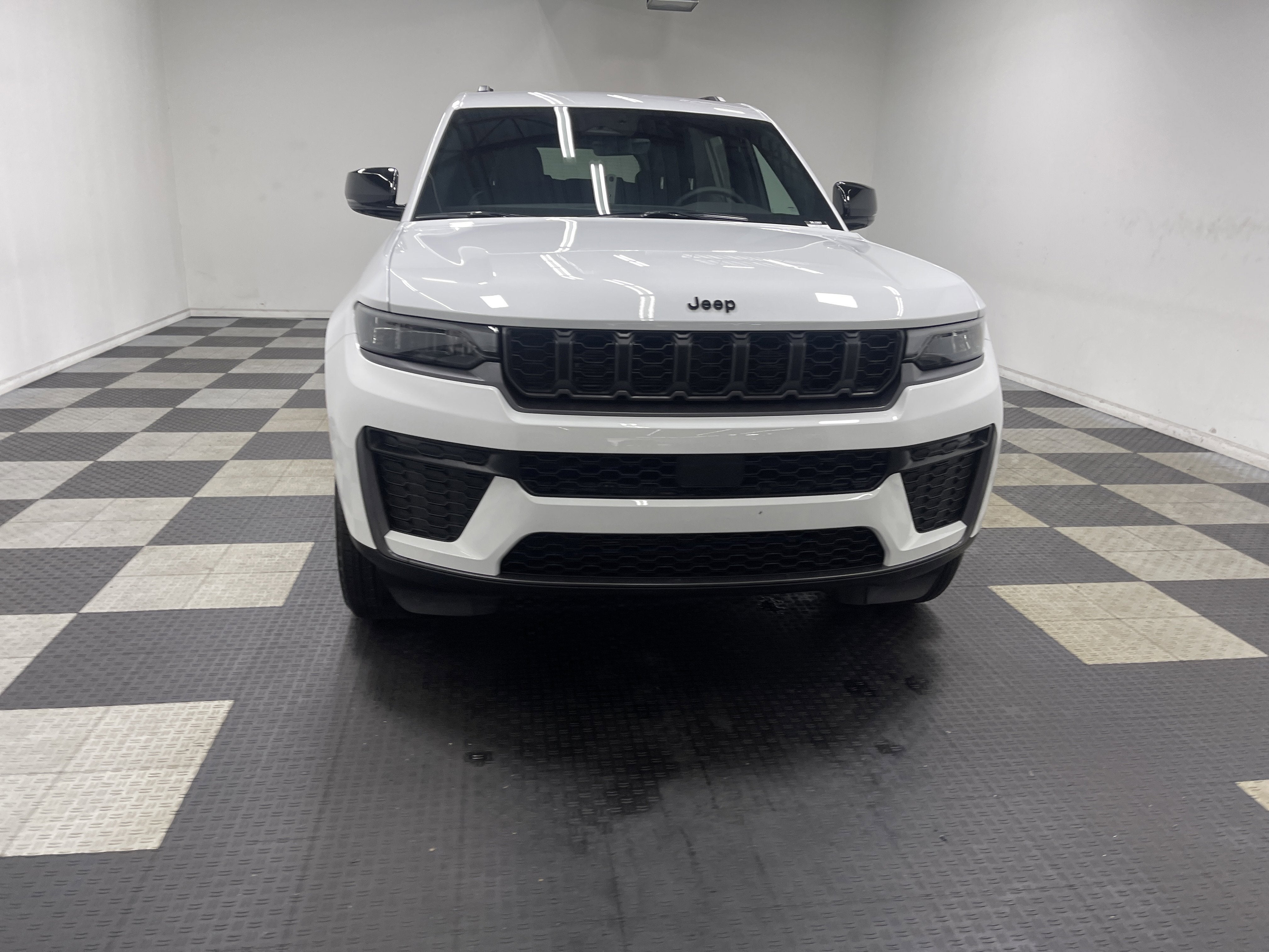 2026 Jeep Grand Cherokee GRAND CHEROKEE L LAREDO ALTITUDE 4X4