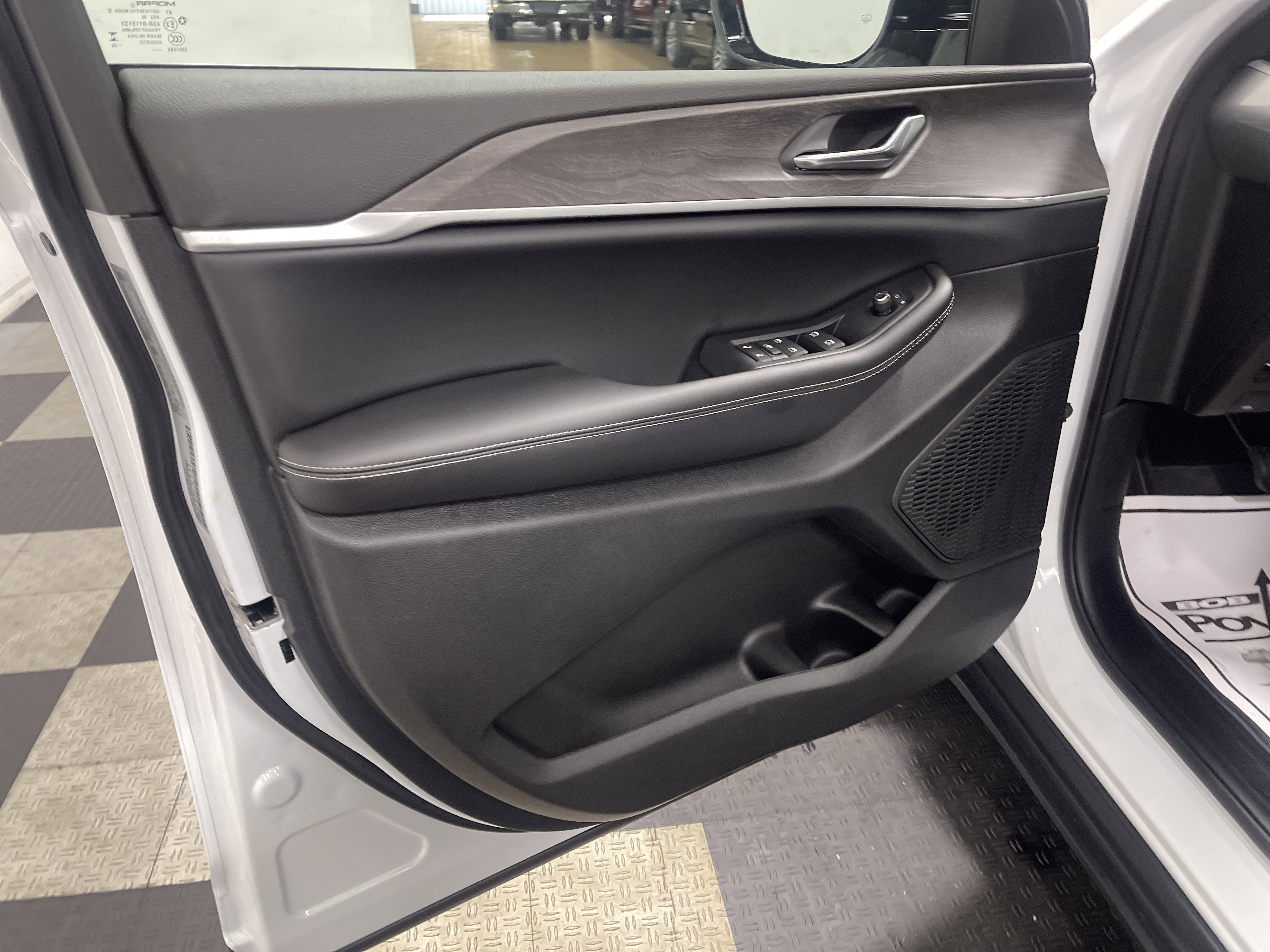 2026 Jeep Grand Cherokee GRAND CHEROKEE L LAREDO ALTITUDE 4X4