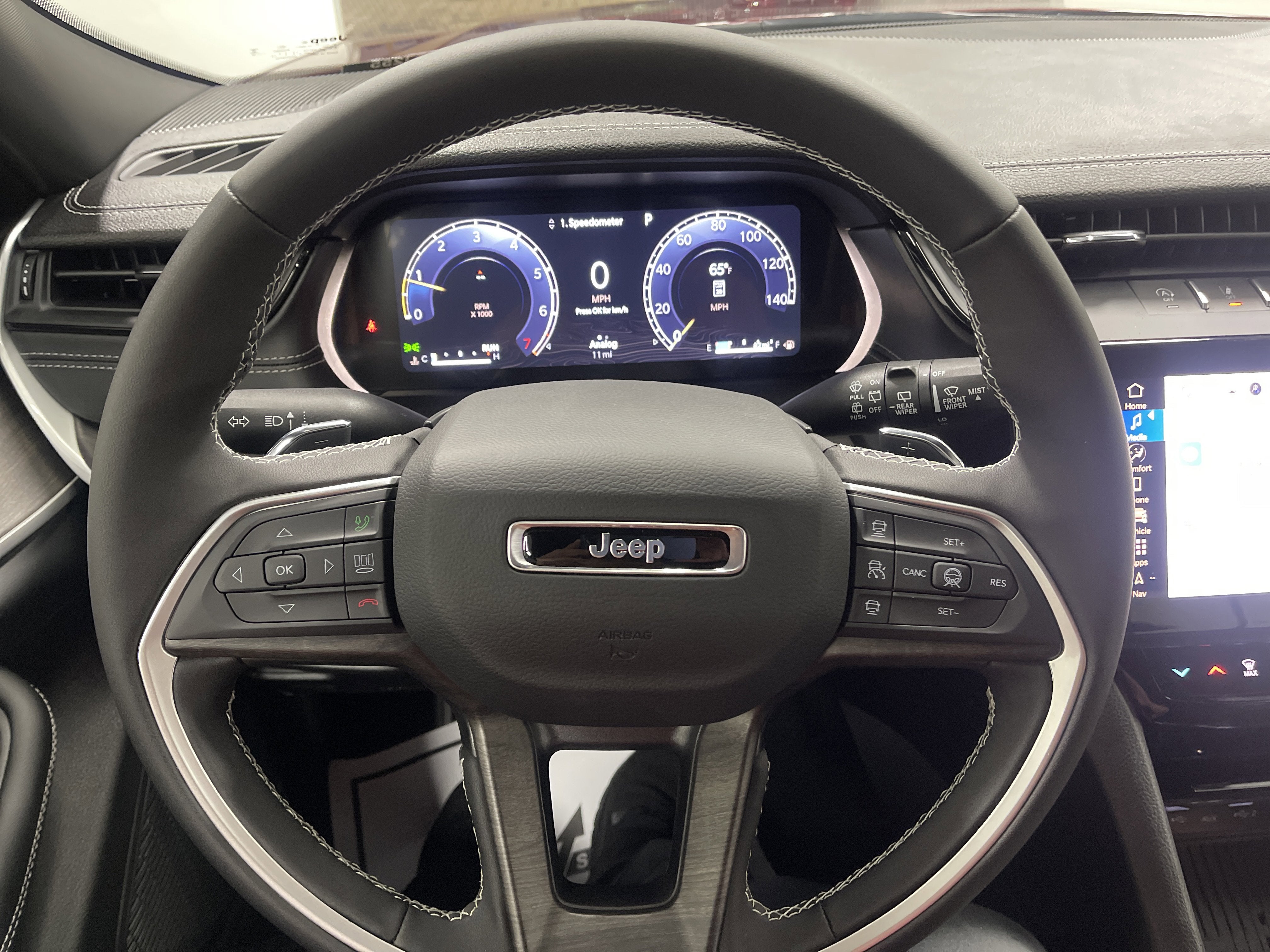 2026 Jeep Grand Cherokee GRAND CHEROKEE L LAREDO ALTITUDE 4X4