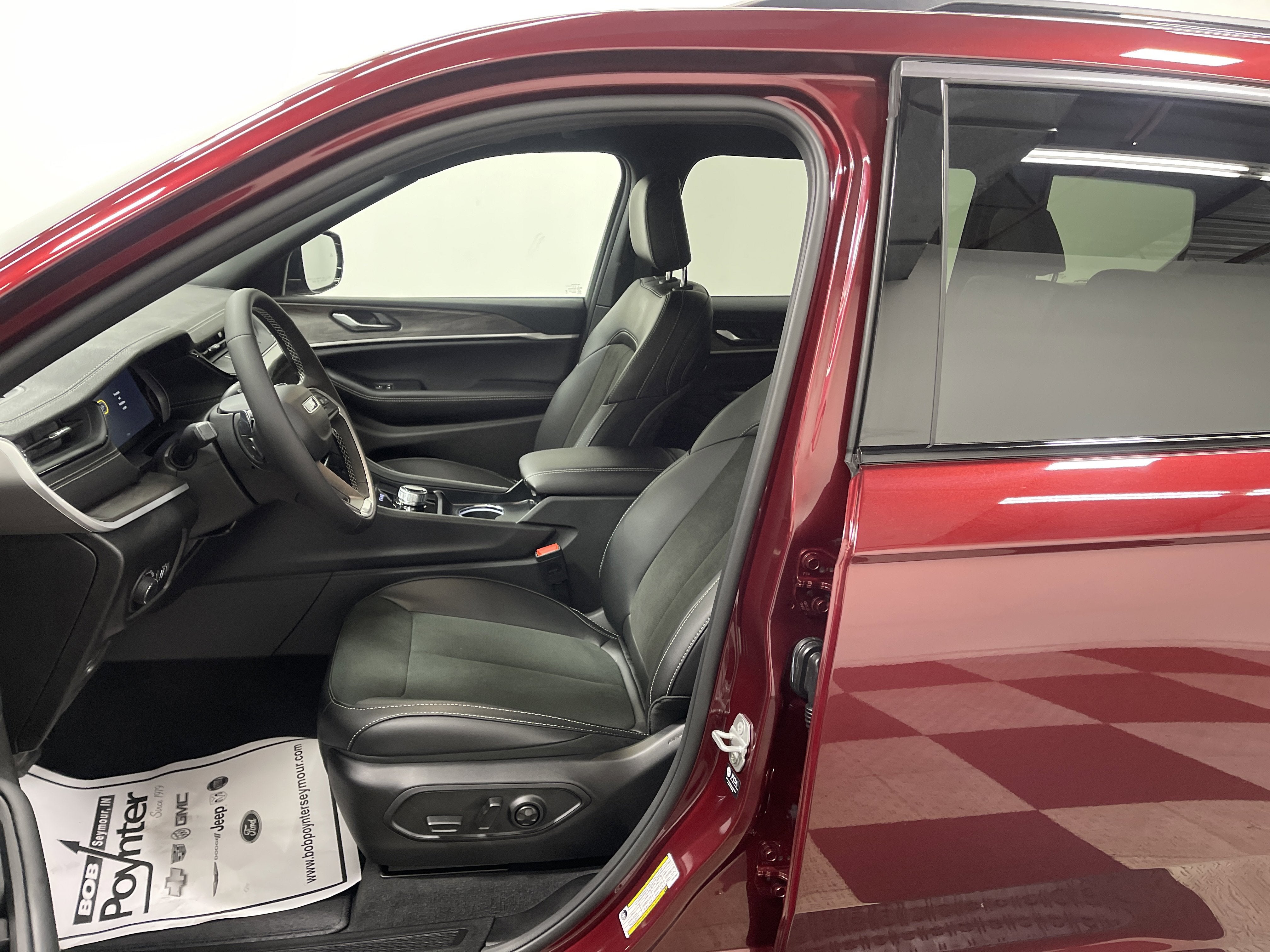 2026 Jeep Grand Cherokee GRAND CHEROKEE L LAREDO ALTITUDE 4X4