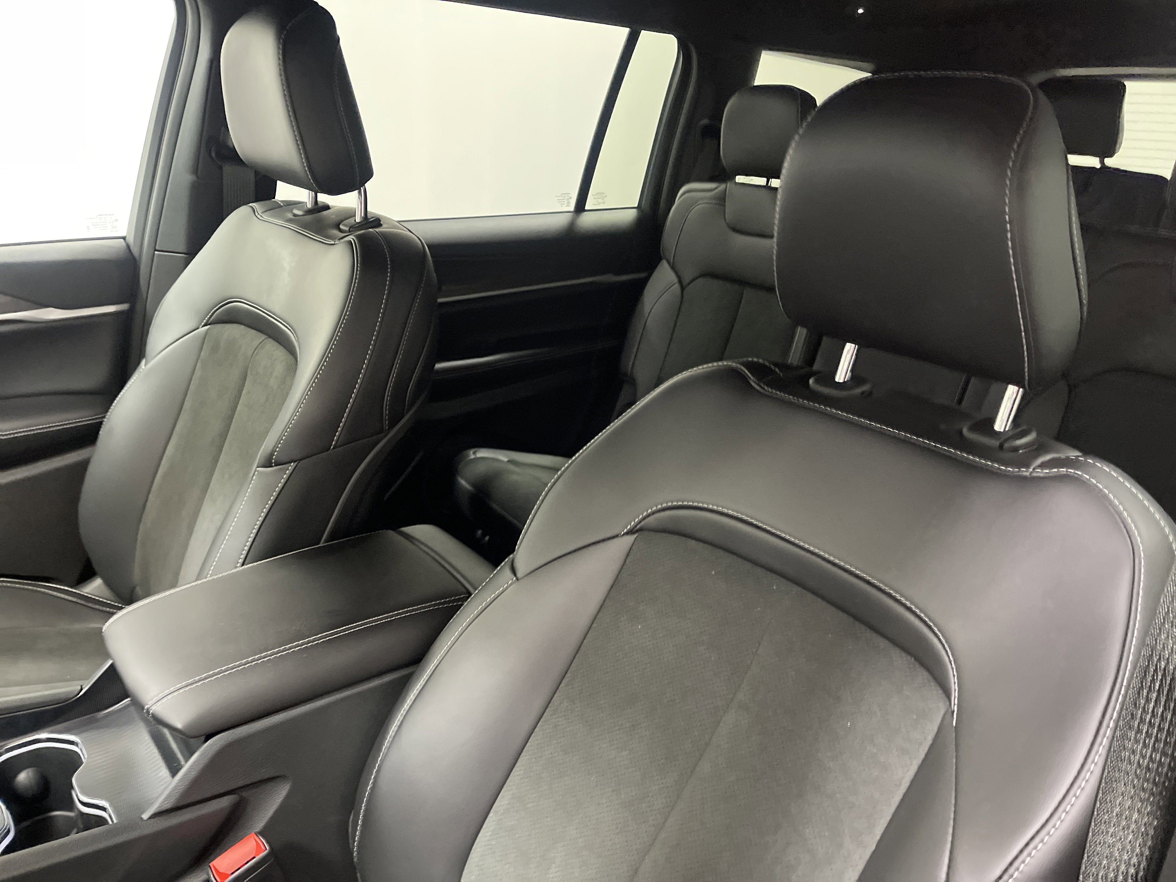 2026 Jeep Grand Cherokee GRAND CHEROKEE L LAREDO ALTITUDE 4X4