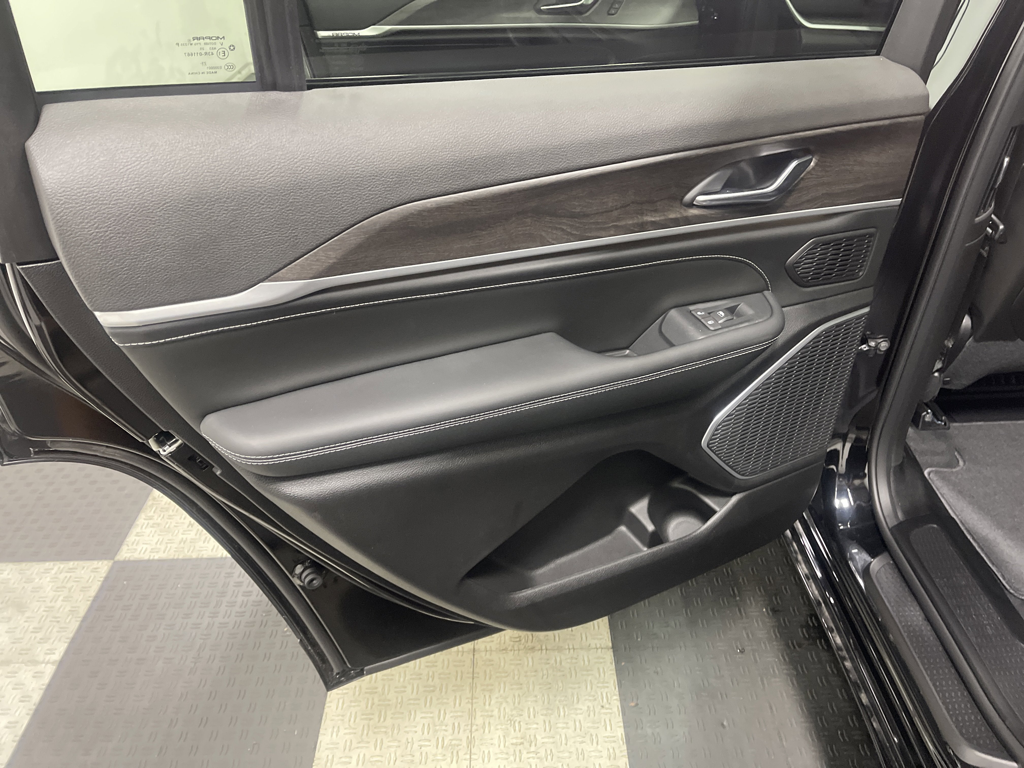 2026 Jeep Grand Cherokee GRAND CHEROKEE L LIMITED RESERVE 4X4