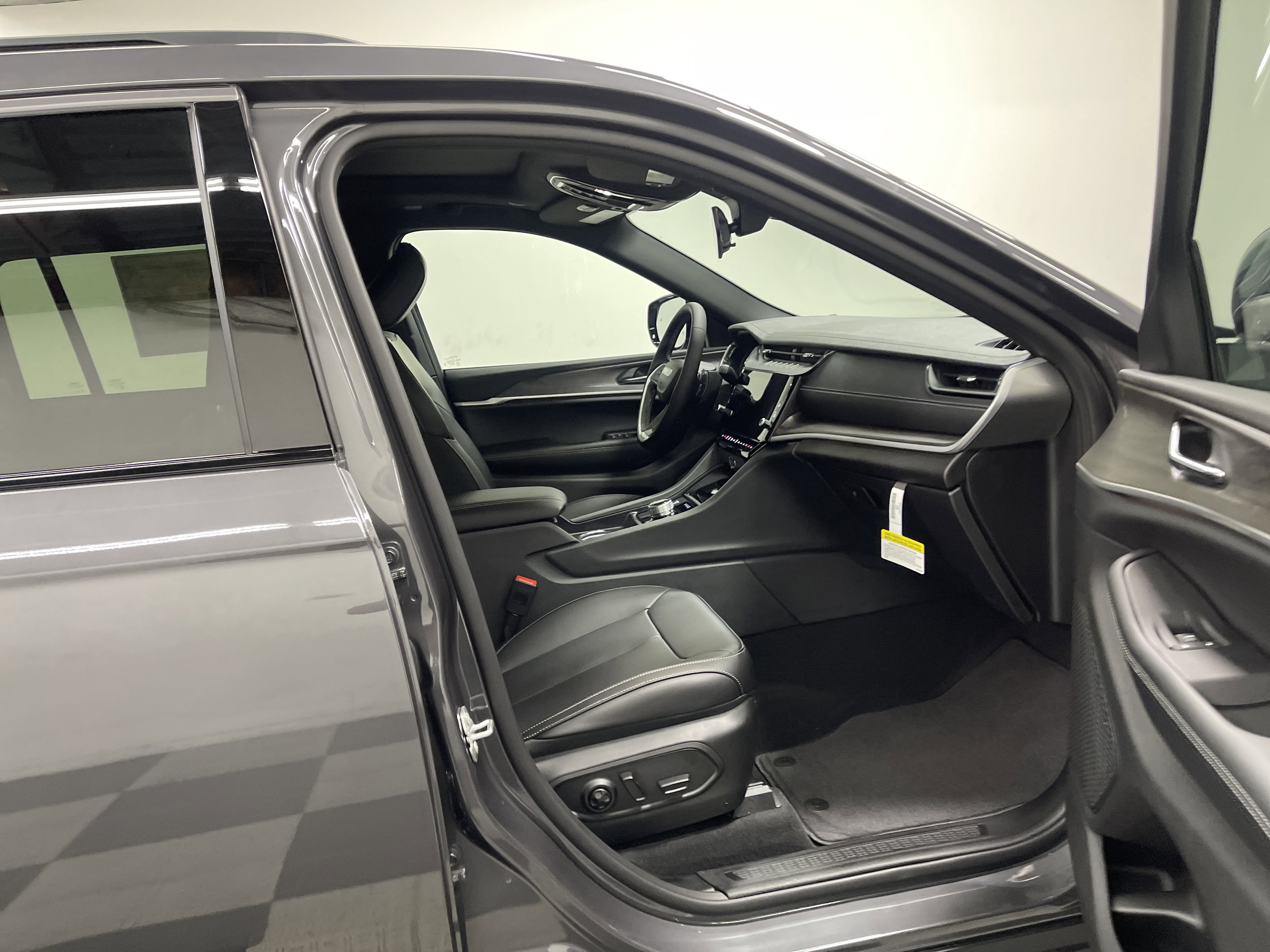 2026 Jeep Grand Cherokee GRAND CHEROKEE L LIMITED RESERVE 4X4