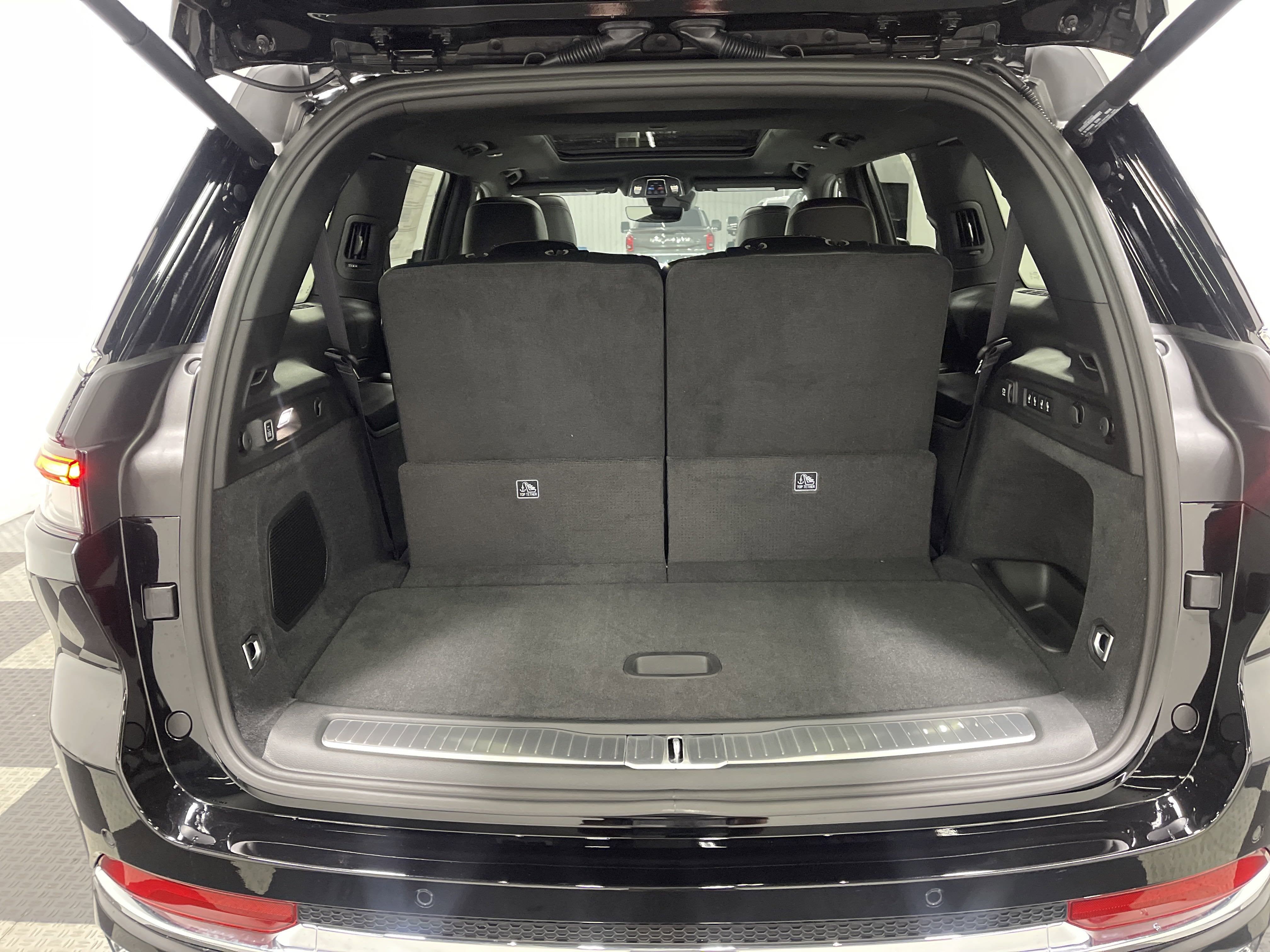 2025 Jeep Grand Cherokee GRAND CHEROKEE L OVERLAND 4X4