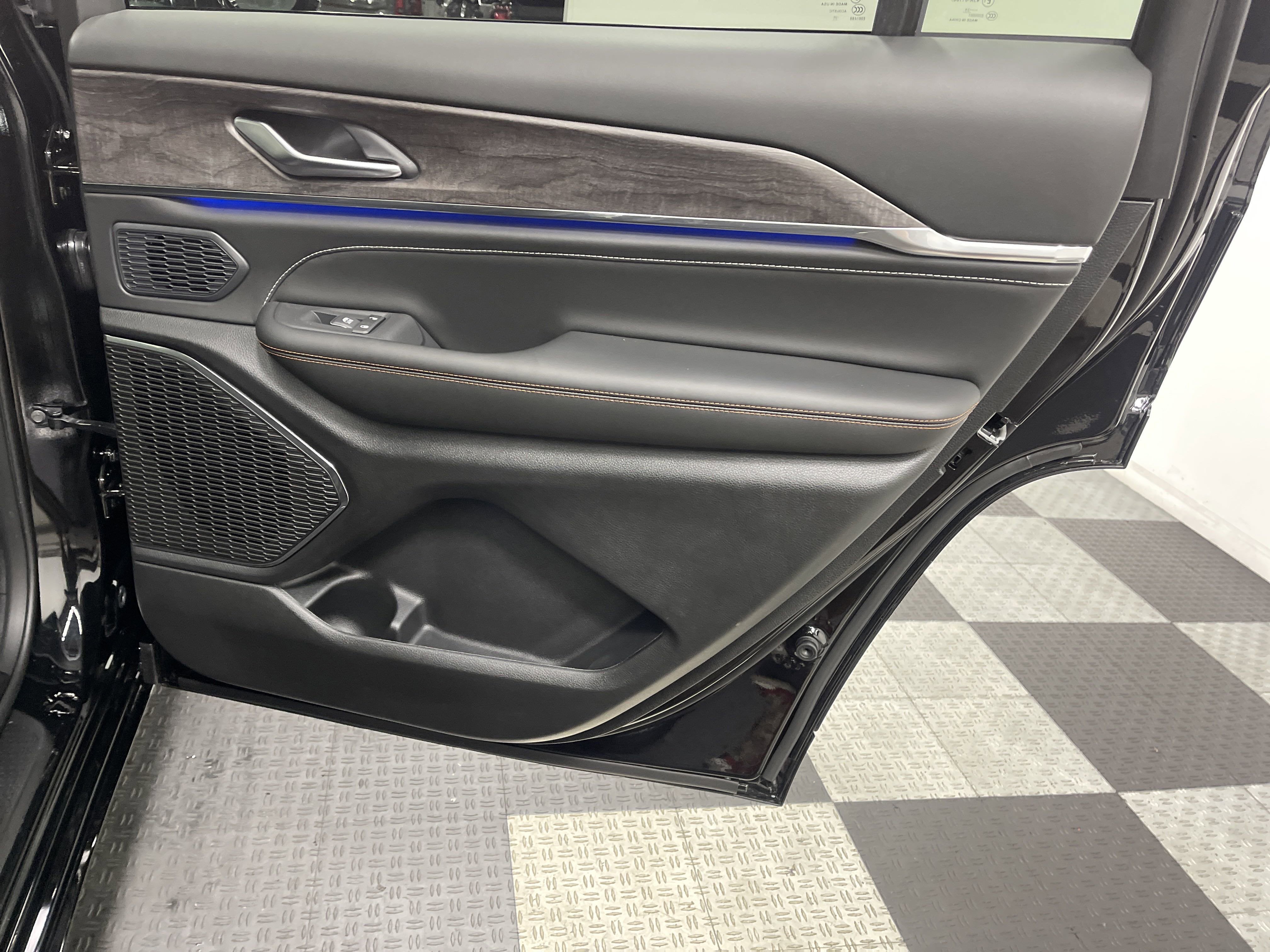 2025 Jeep Grand Cherokee GRAND CHEROKEE L OVERLAND 4X4