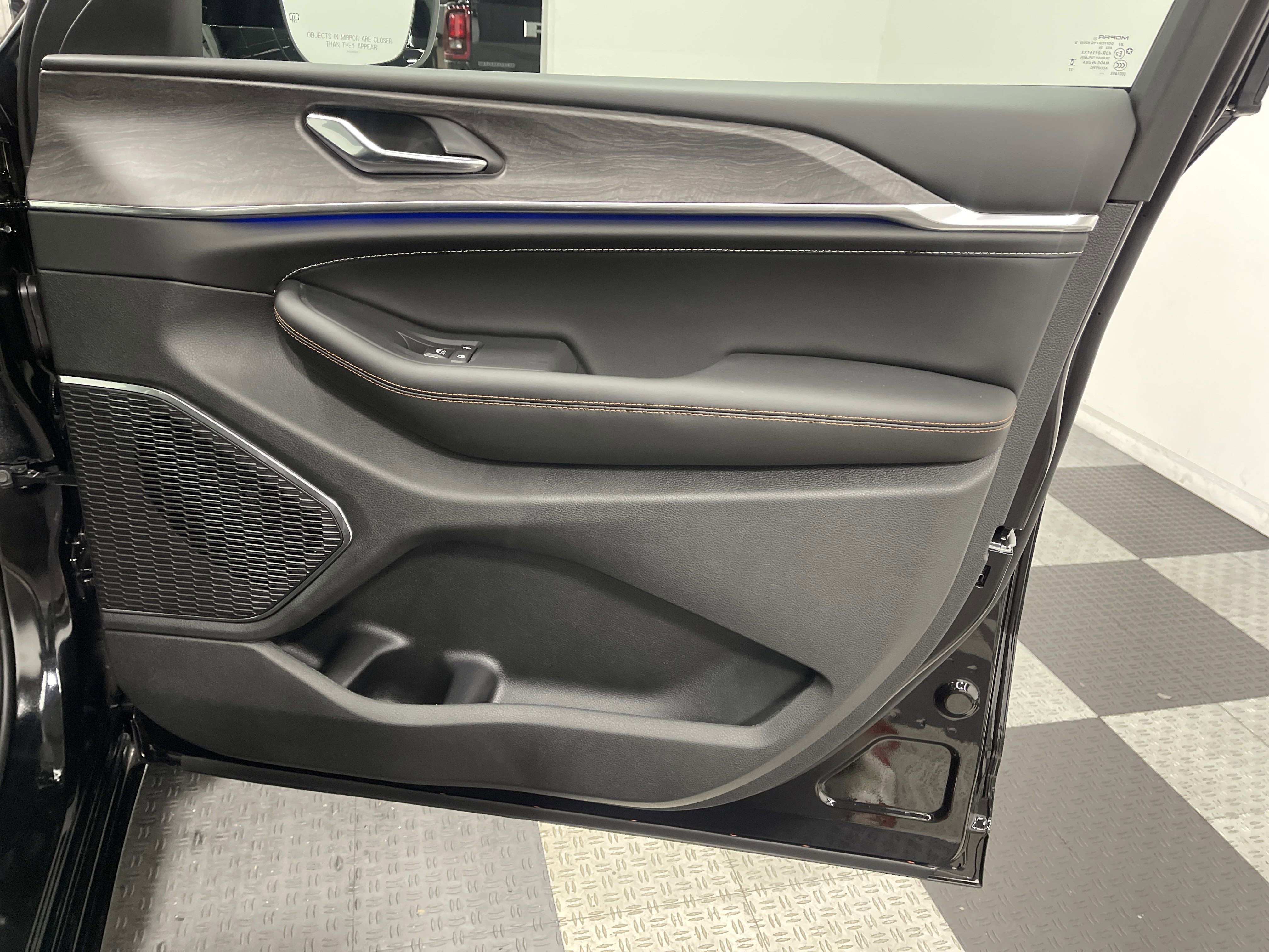 2025 Jeep Grand Cherokee GRAND CHEROKEE L OVERLAND 4X4