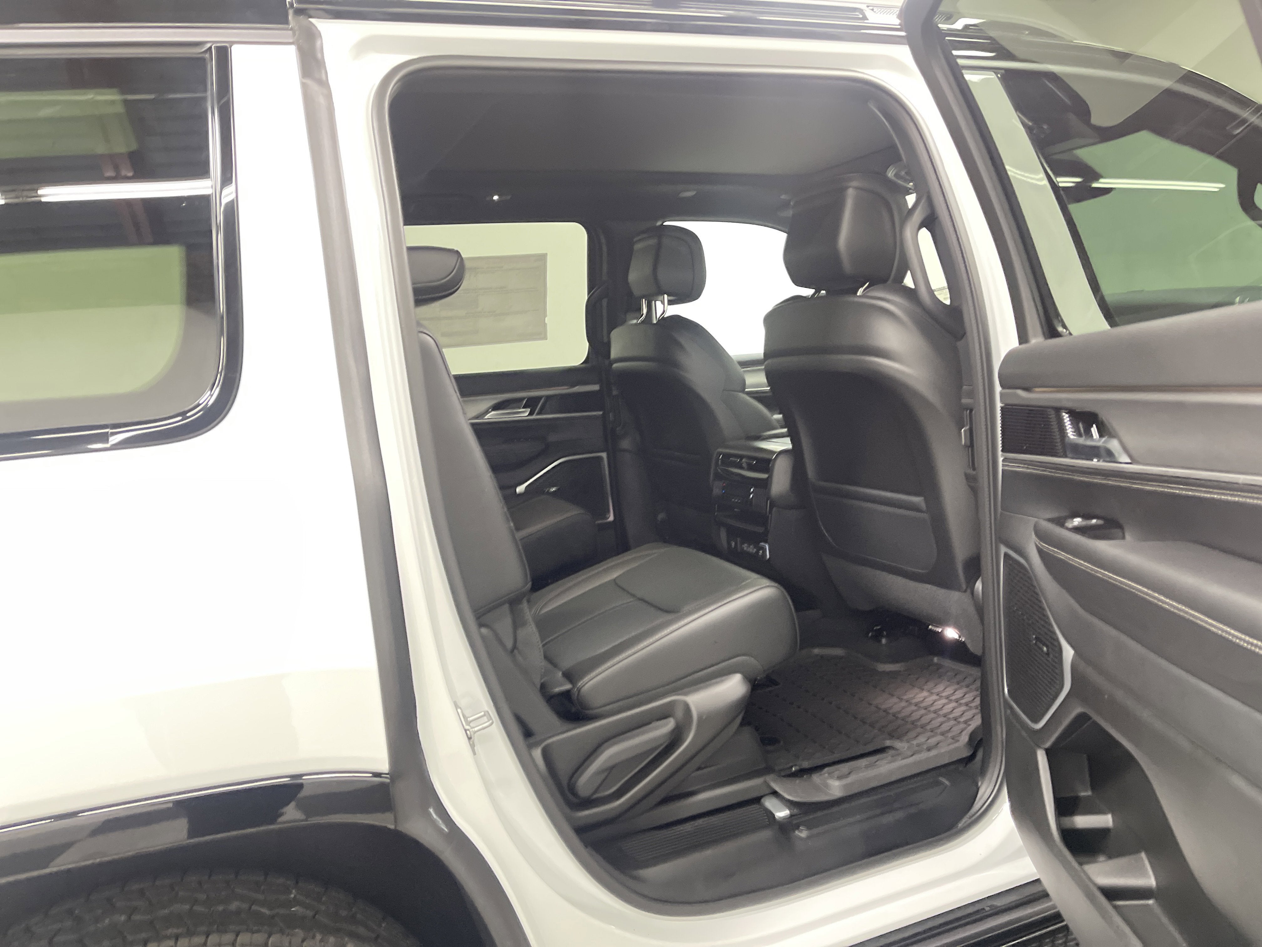 2026 Jeep Grand Wagoneer GRAND WAGONEER UPLAND 4X4