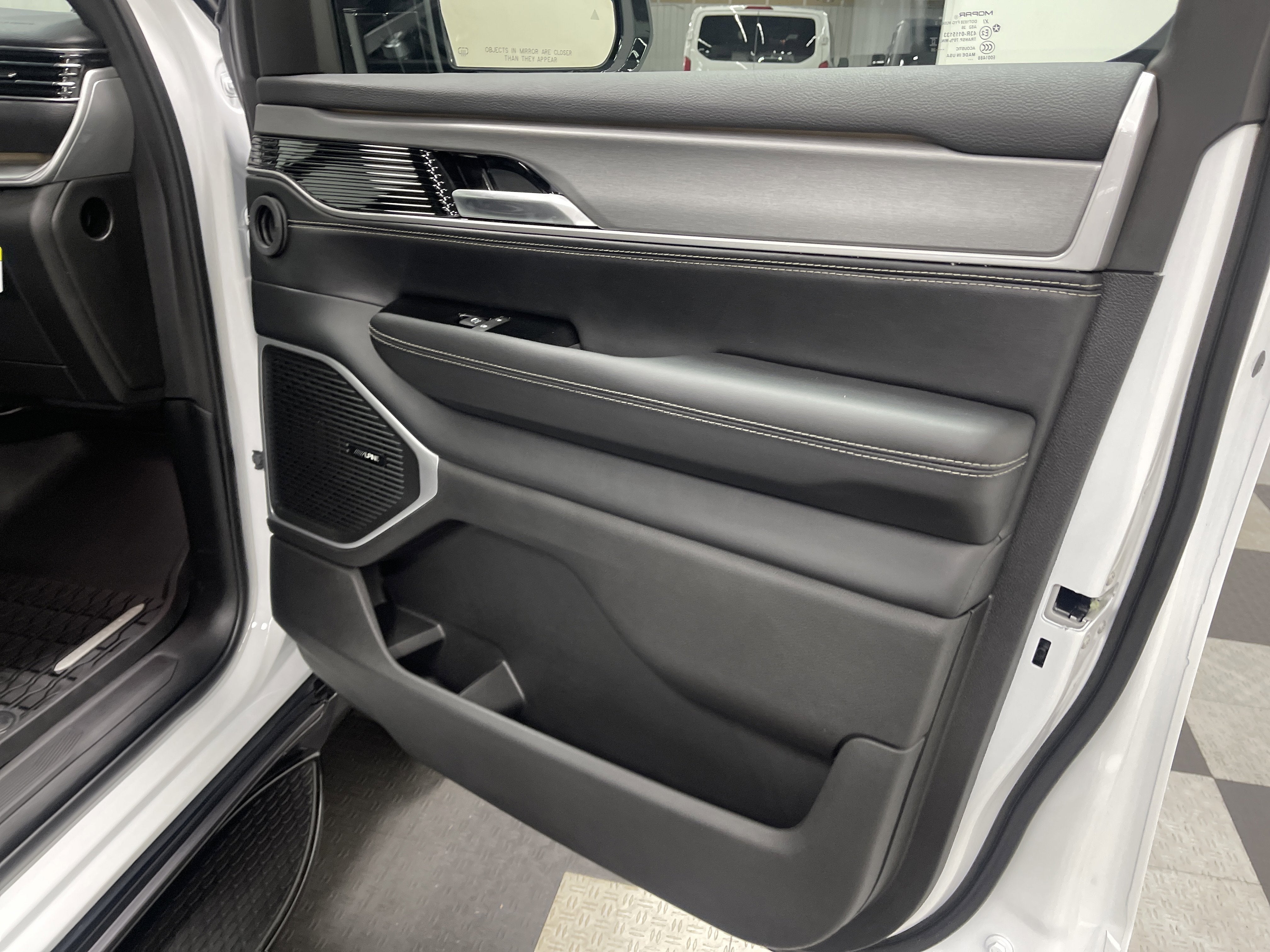 2026 Jeep Grand Wagoneer GRAND WAGONEER UPLAND 4X4