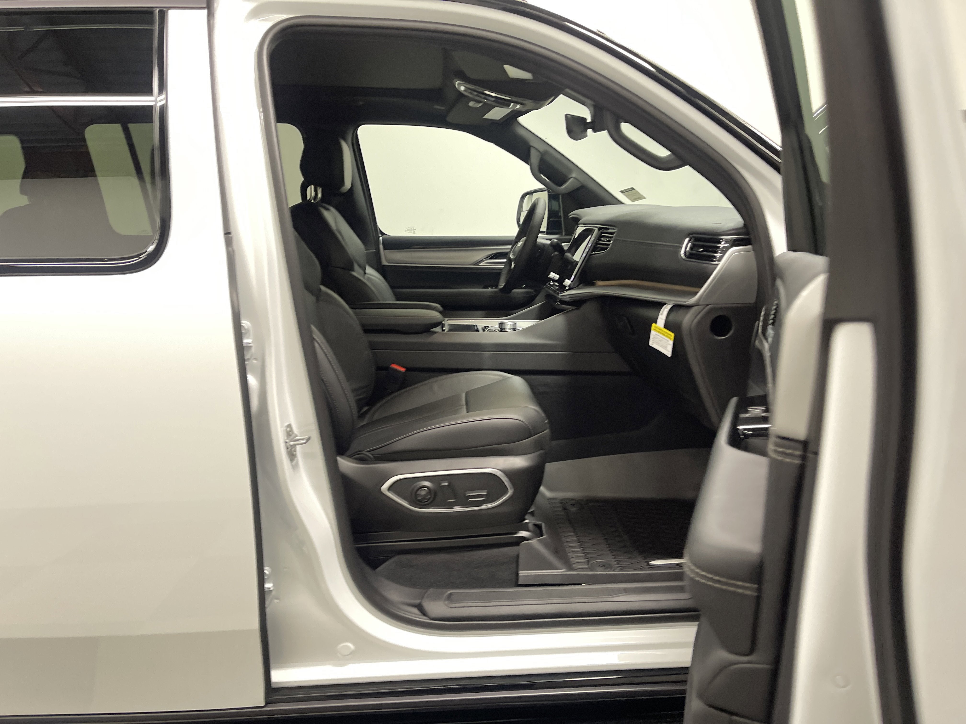 2026 Jeep Grand Wagoneer GRAND WAGONEER UPLAND 4X4