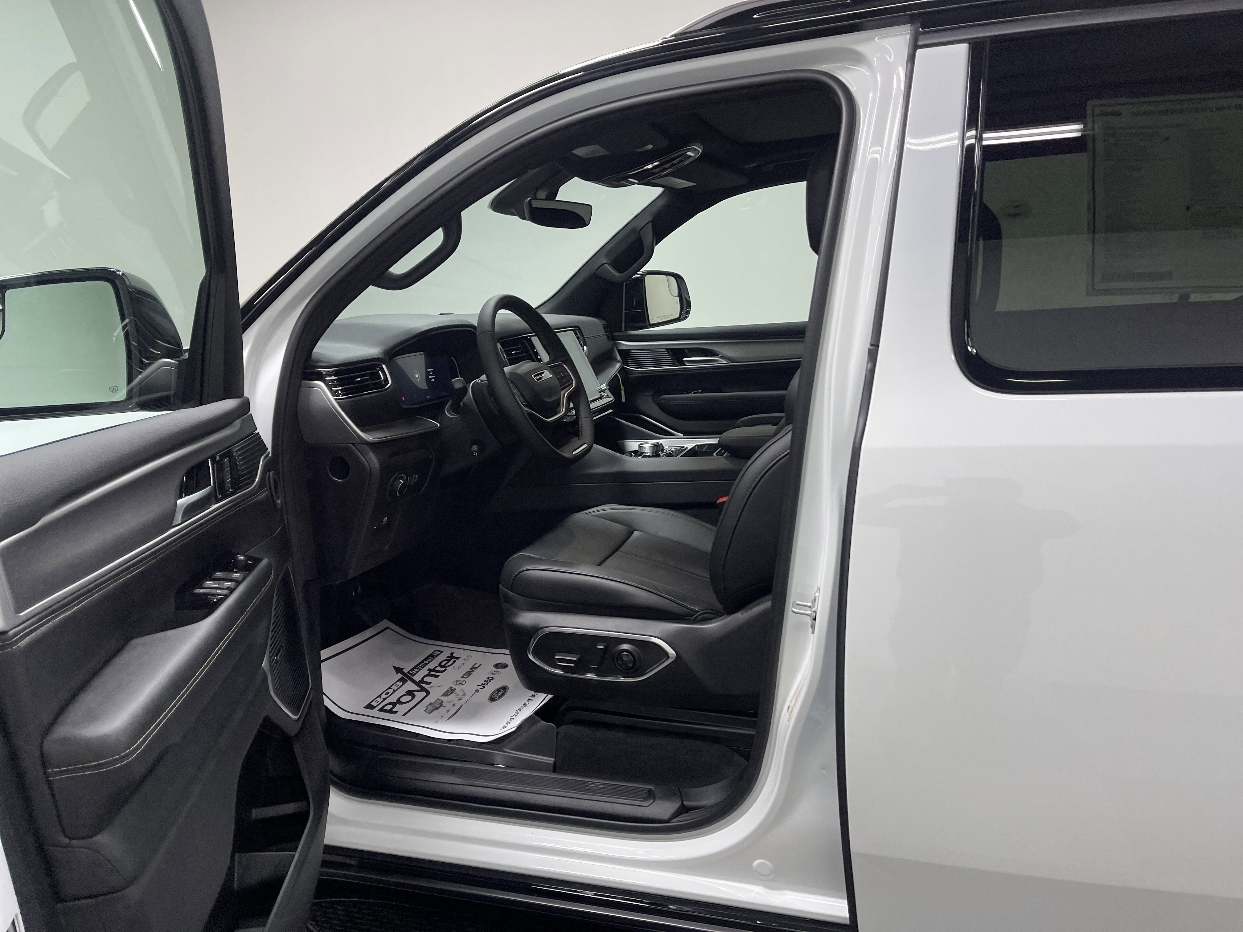 2026 Jeep Grand Wagoneer GRAND WAGONEER UPLAND 4X4