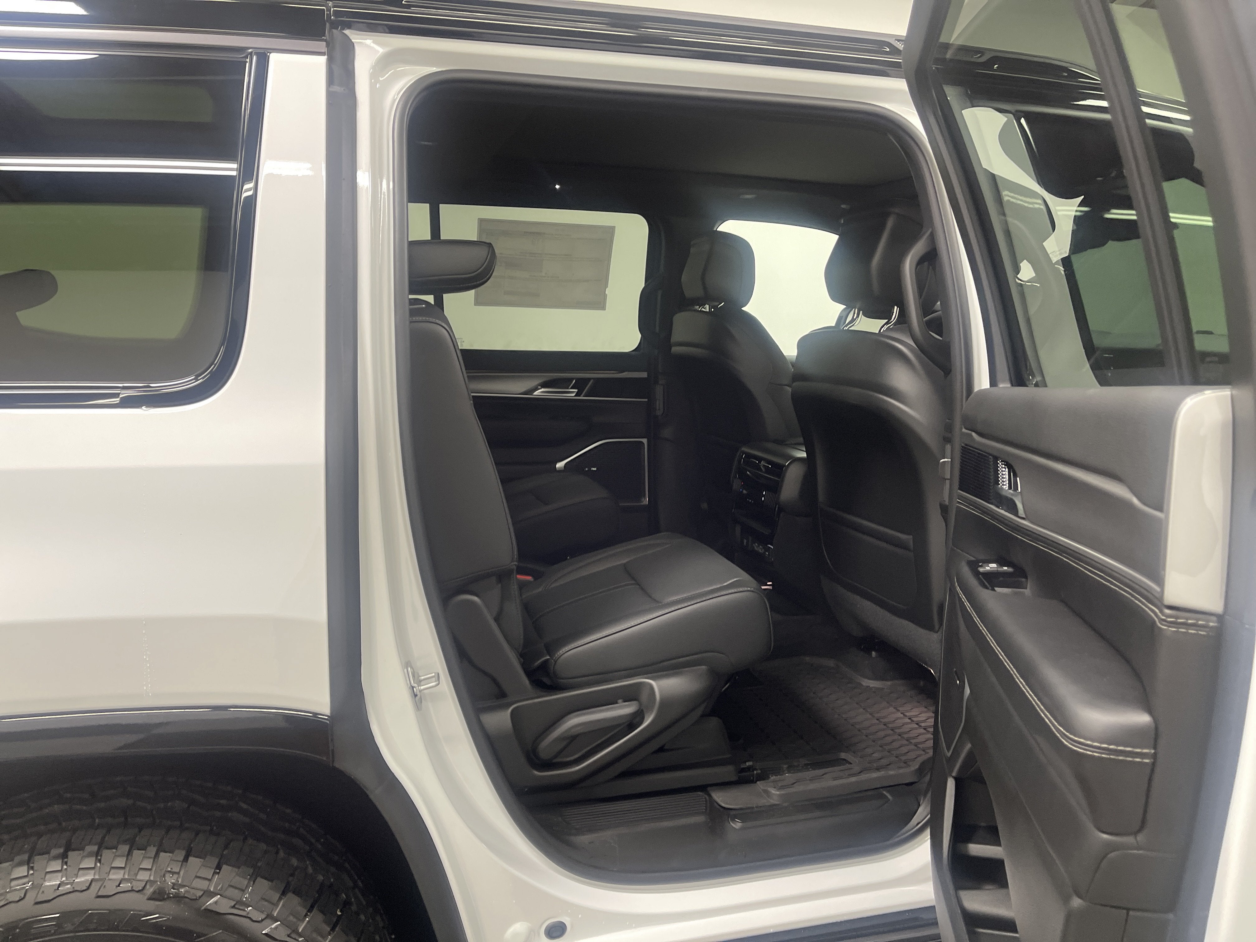 2026 Jeep Grand Wagoneer GRAND WAGONEER UPLAND 4X4