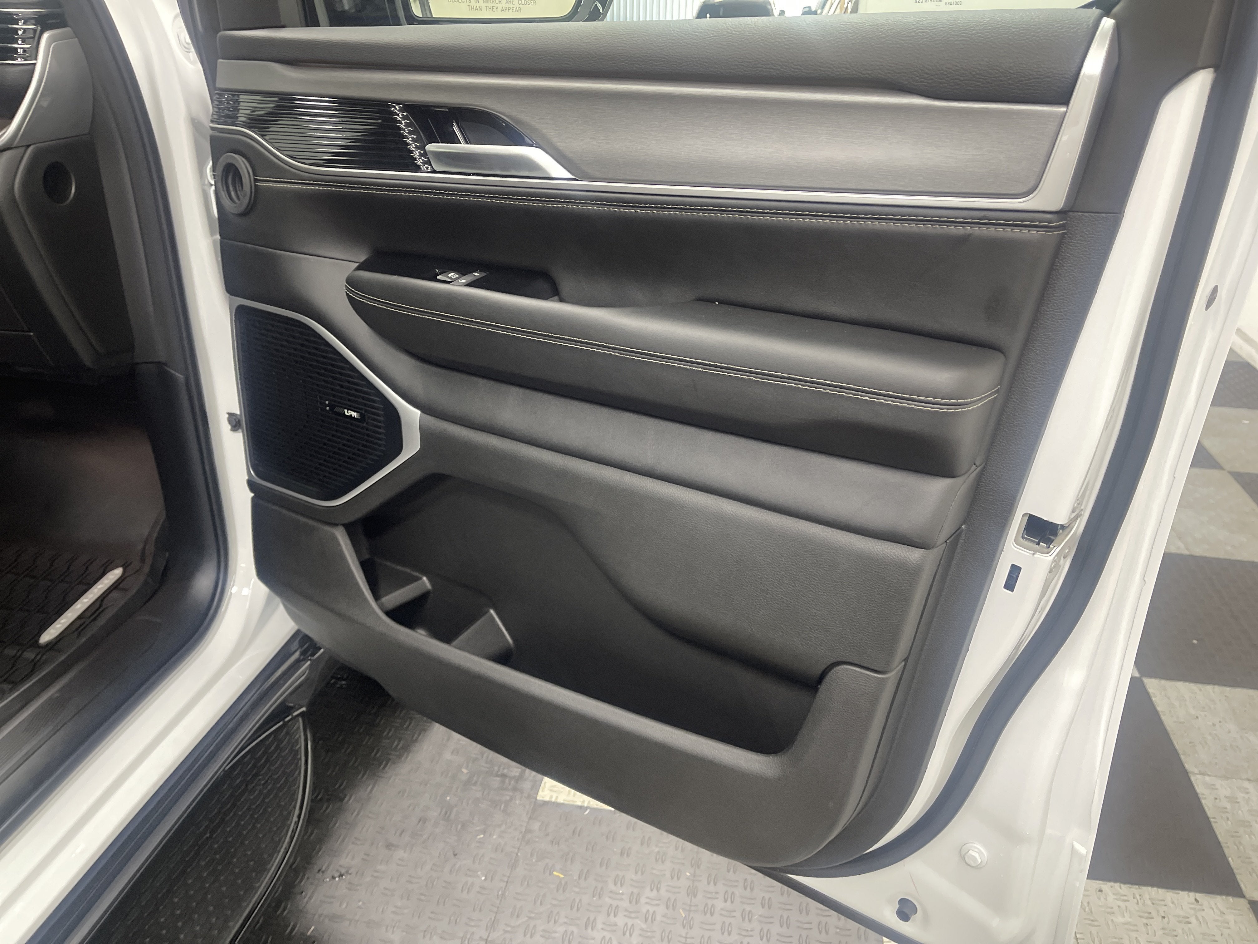 2026 Jeep Grand Wagoneer GRAND WAGONEER UPLAND 4X4
