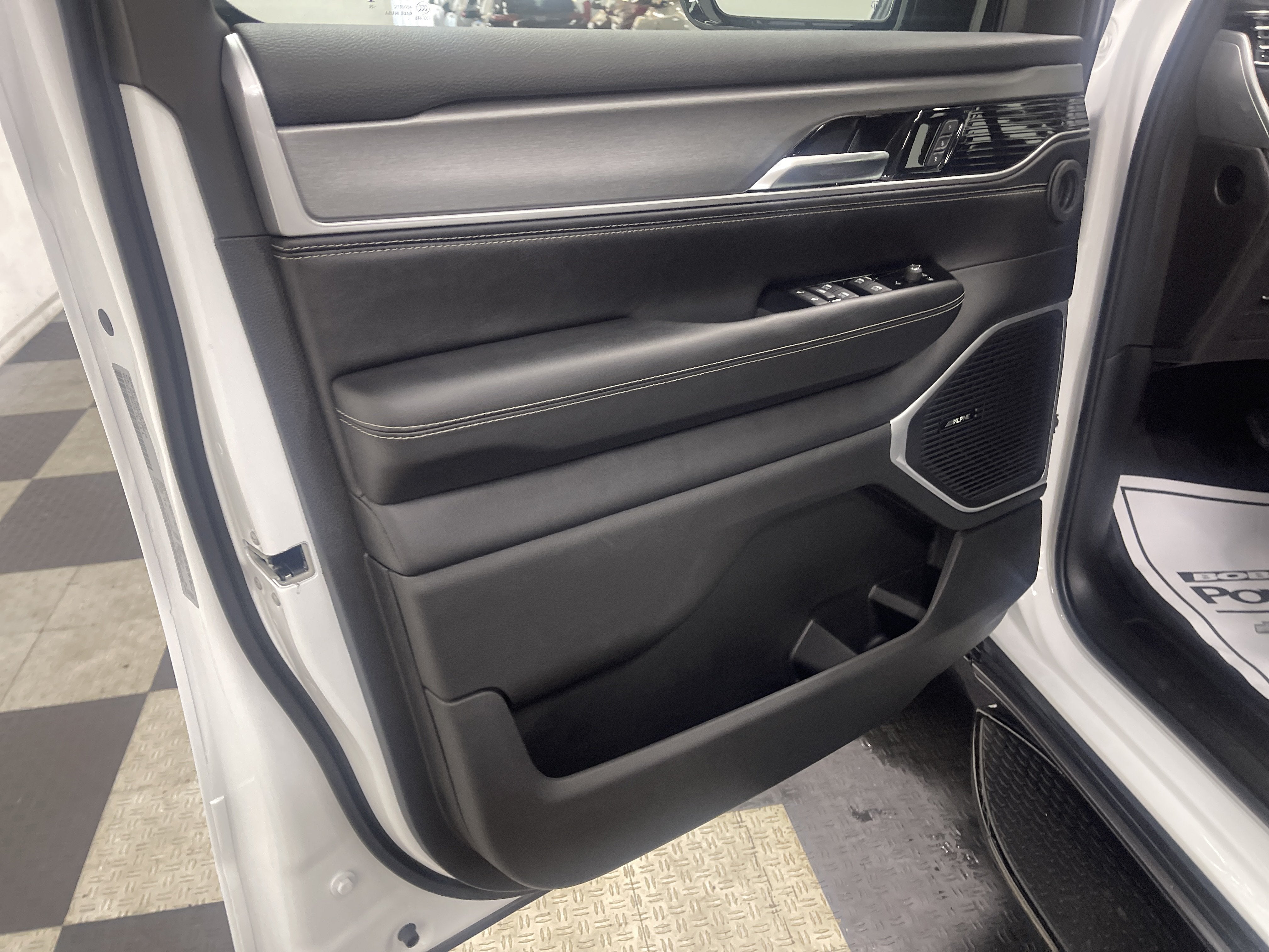 2026 Jeep Grand Wagoneer GRAND WAGONEER UPLAND 4X4