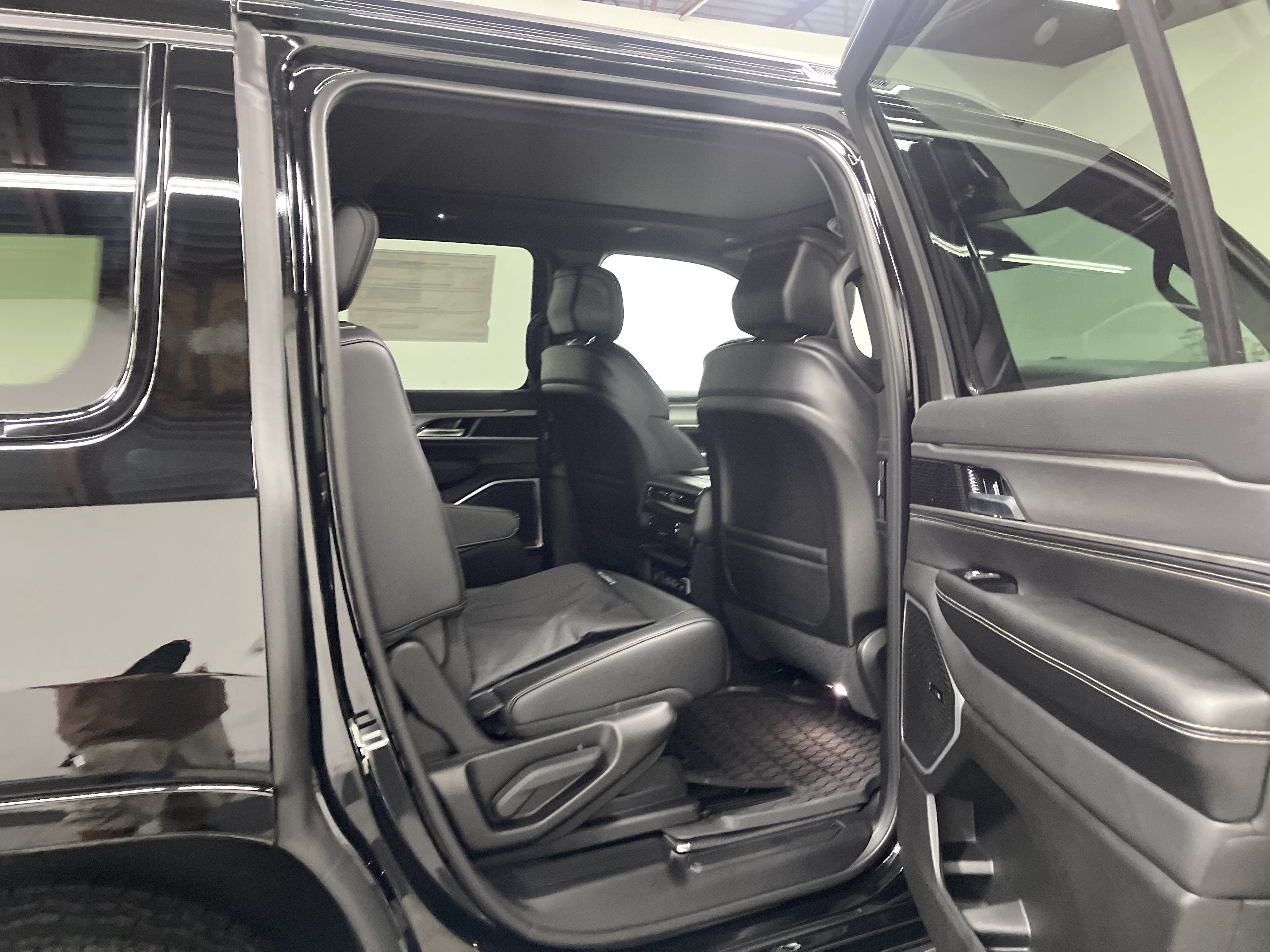 2026 Jeep Grand Wagoneer GRAND WAGONEER UPLAND 4X4