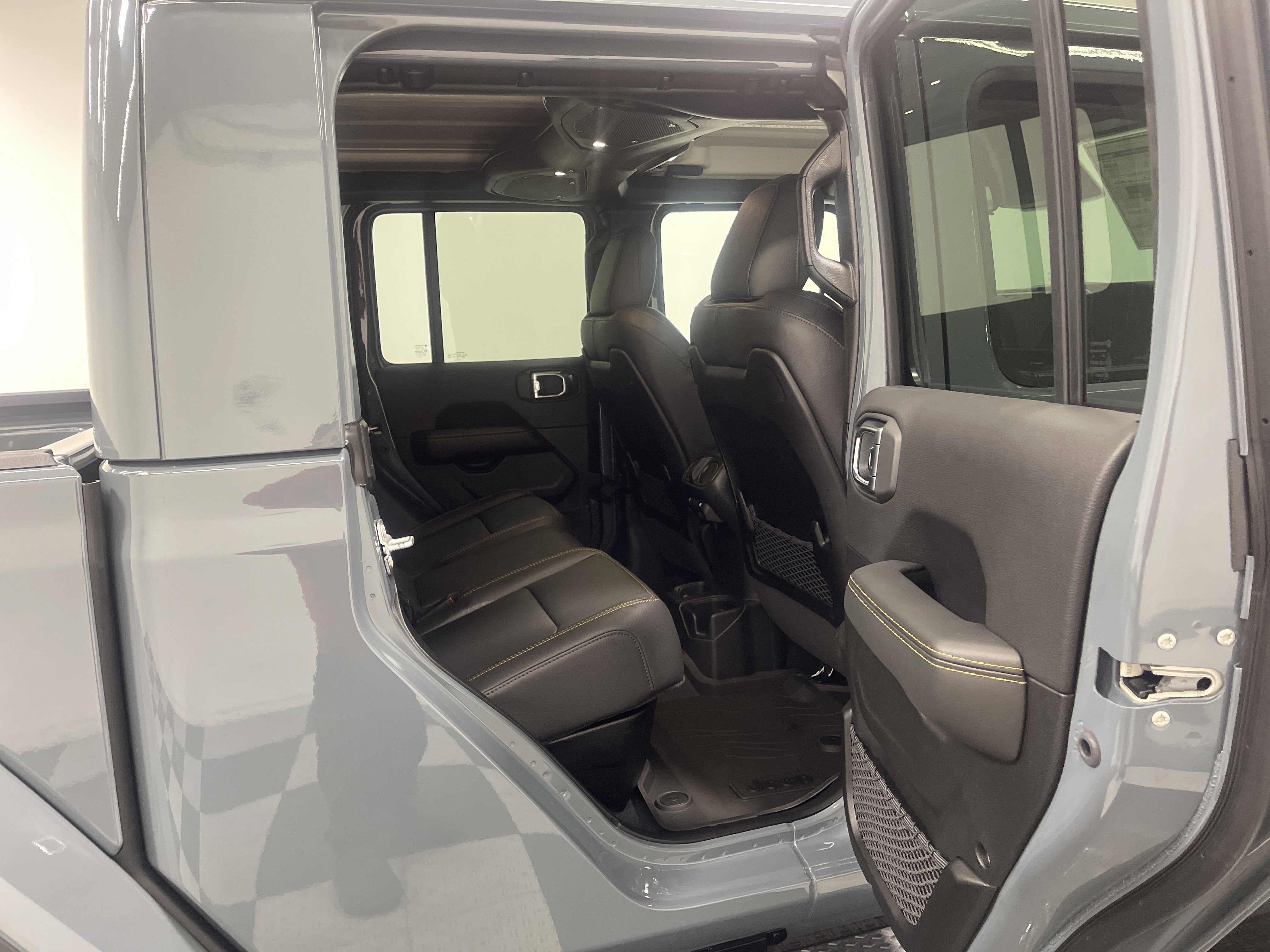 2026 Jeep Gladiator GLADIATOR SAHARA 4X4