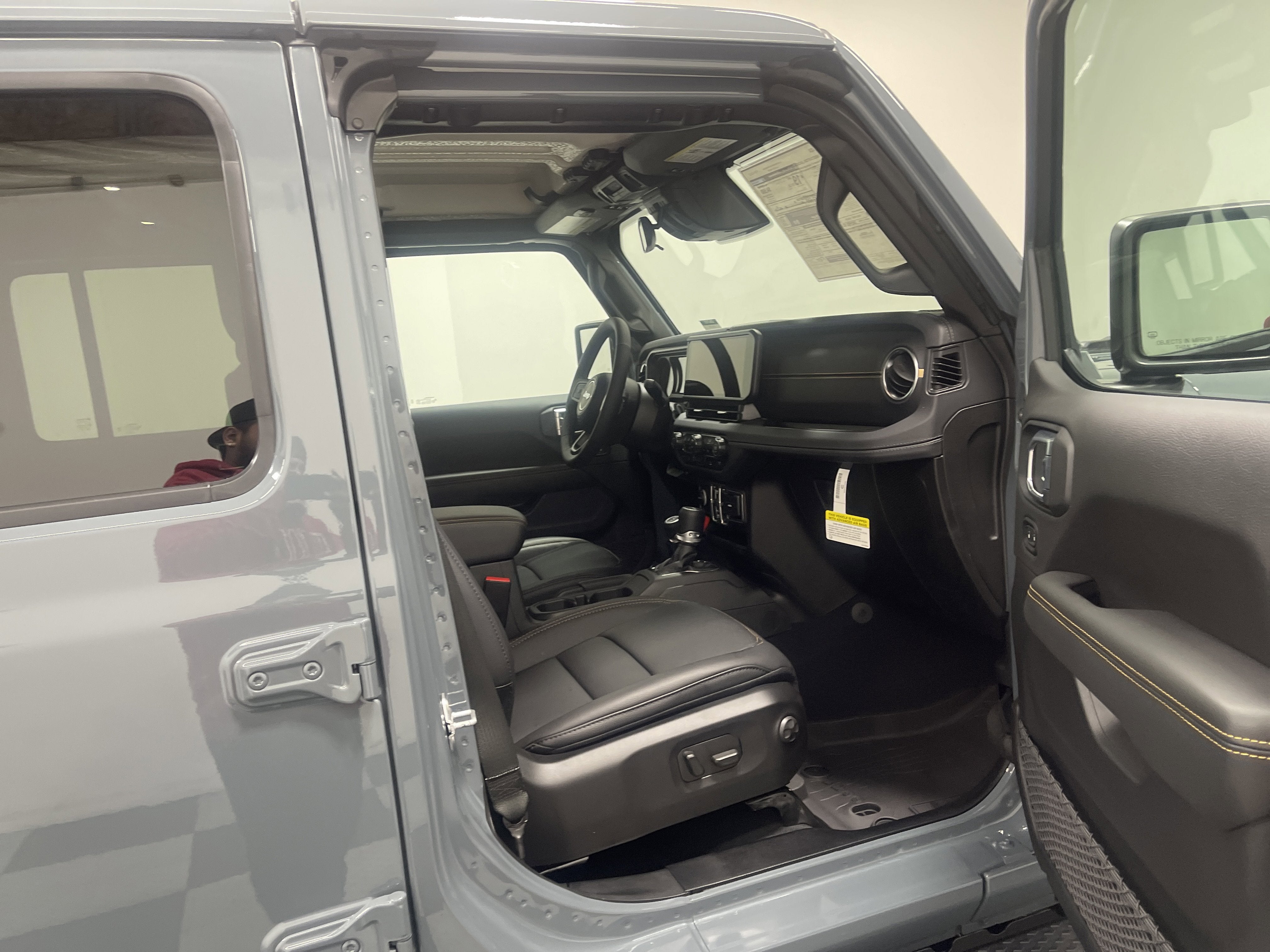 2026 Jeep Gladiator GLADIATOR SAHARA 4X4