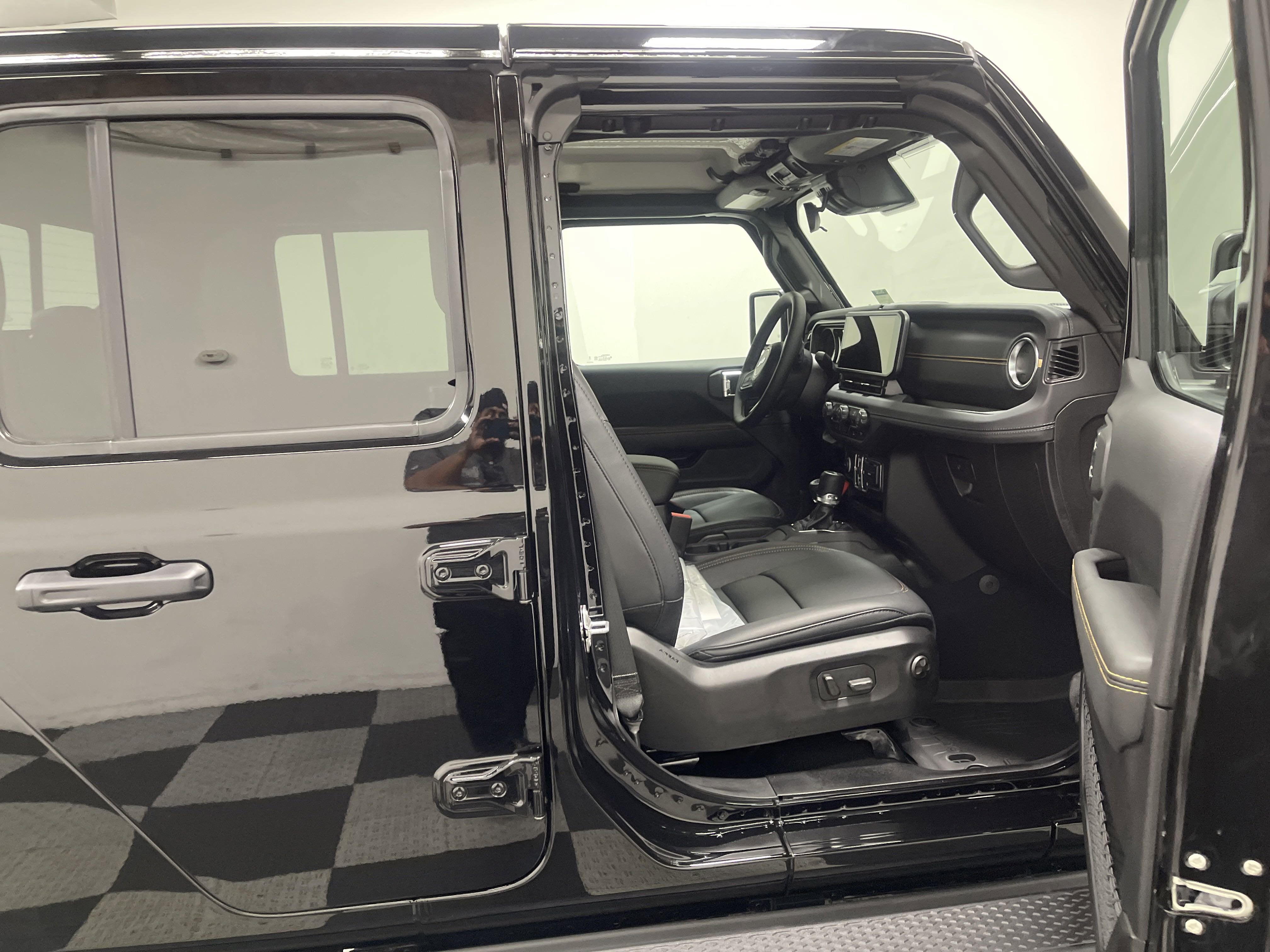 2025 Jeep Gladiator GLADIATOR HIGH TIDE 4X4