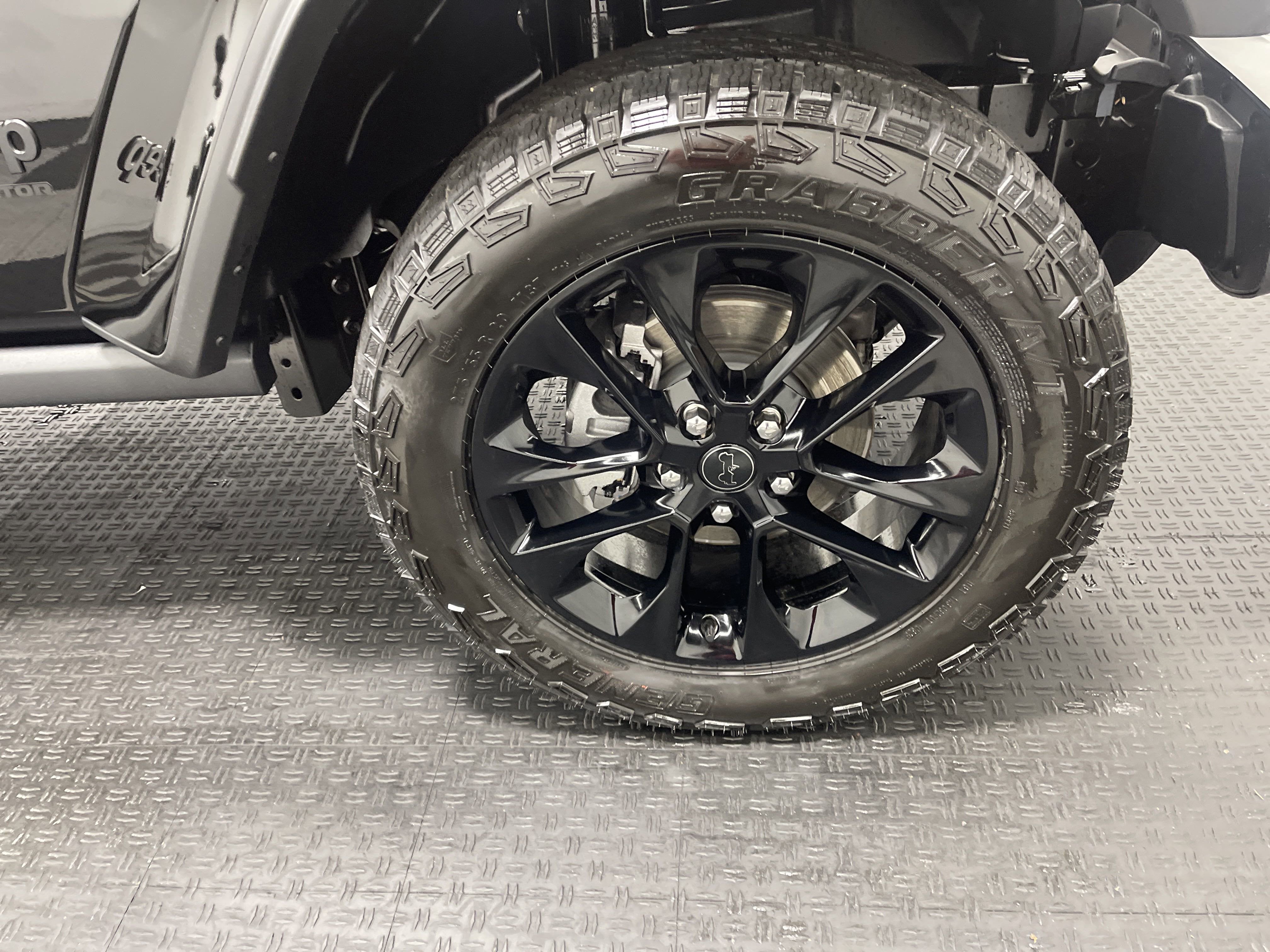 2025 Jeep Gladiator GLADIATOR NIGHTHAWK 4X4