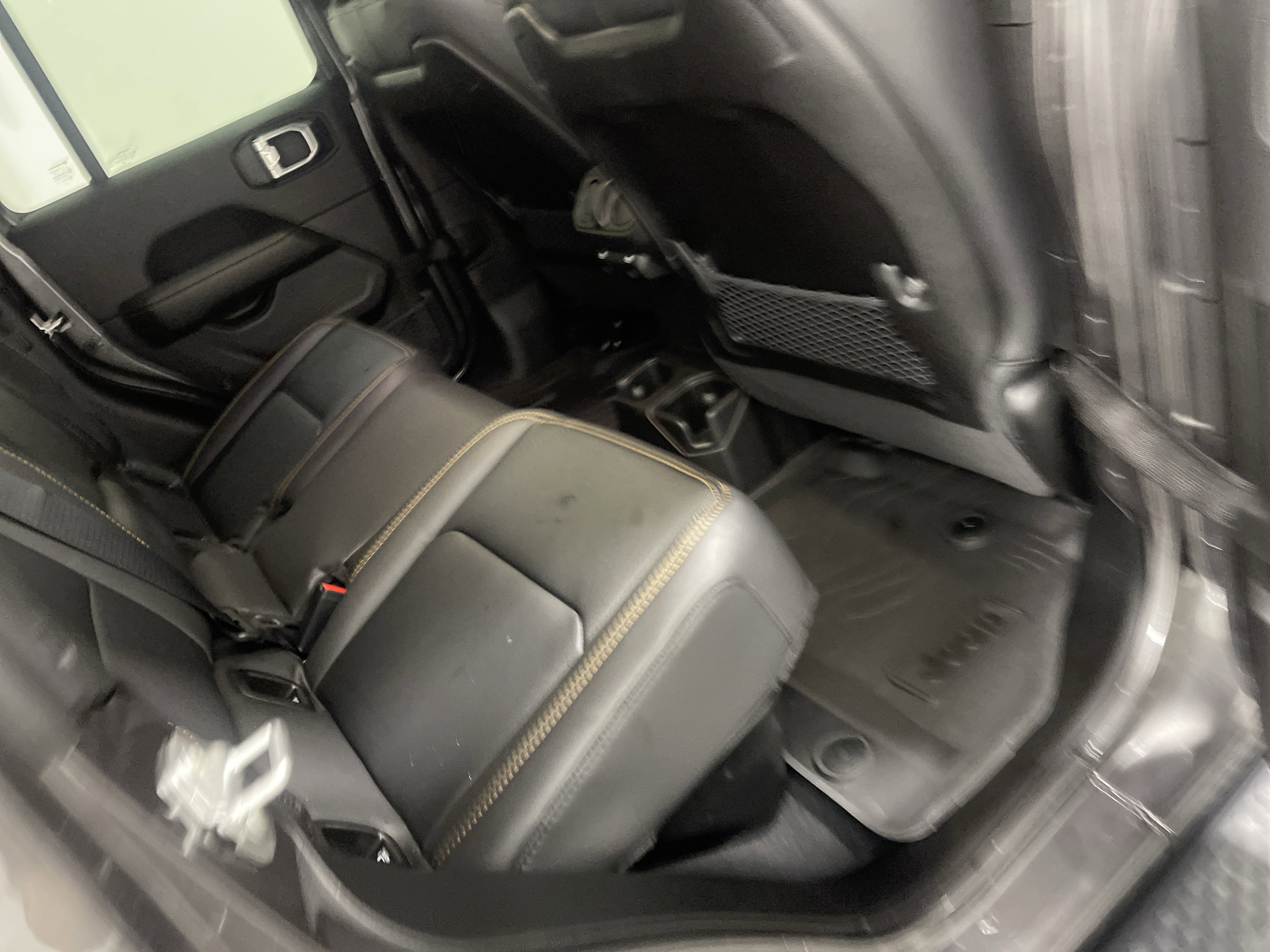 2026 Jeep Gladiator GLADIATOR SAHARA 4X4