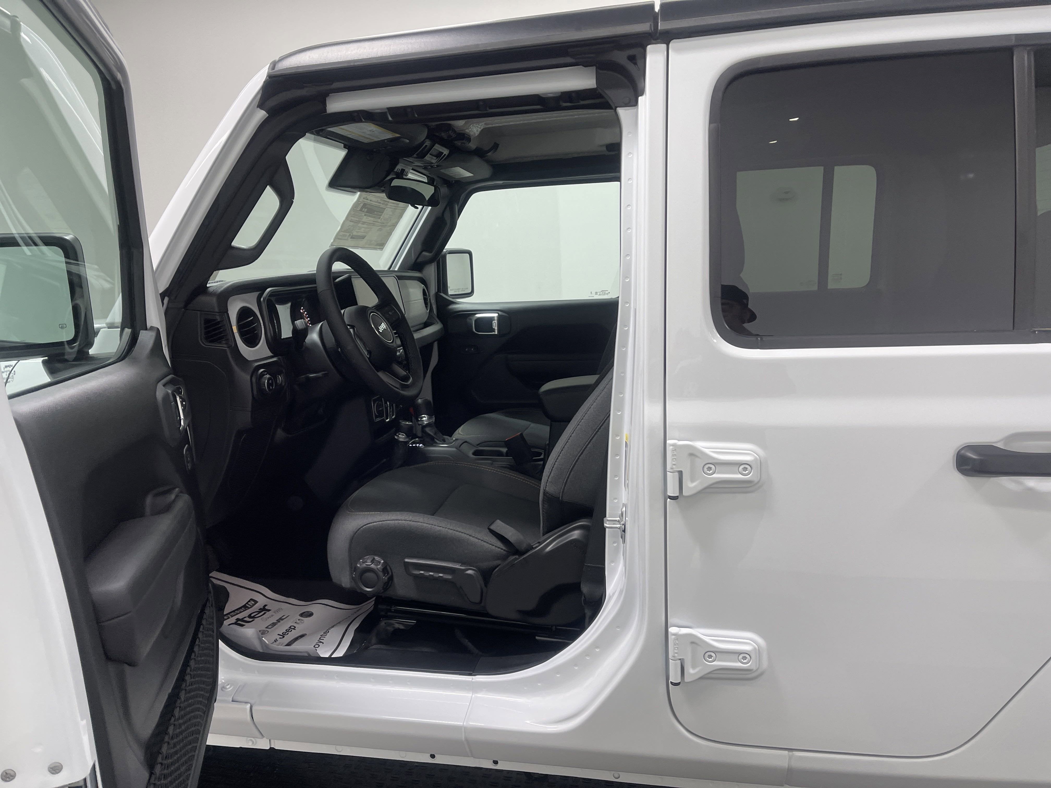 2025 Jeep Gladiator GLADIATOR SPORT S 4X4