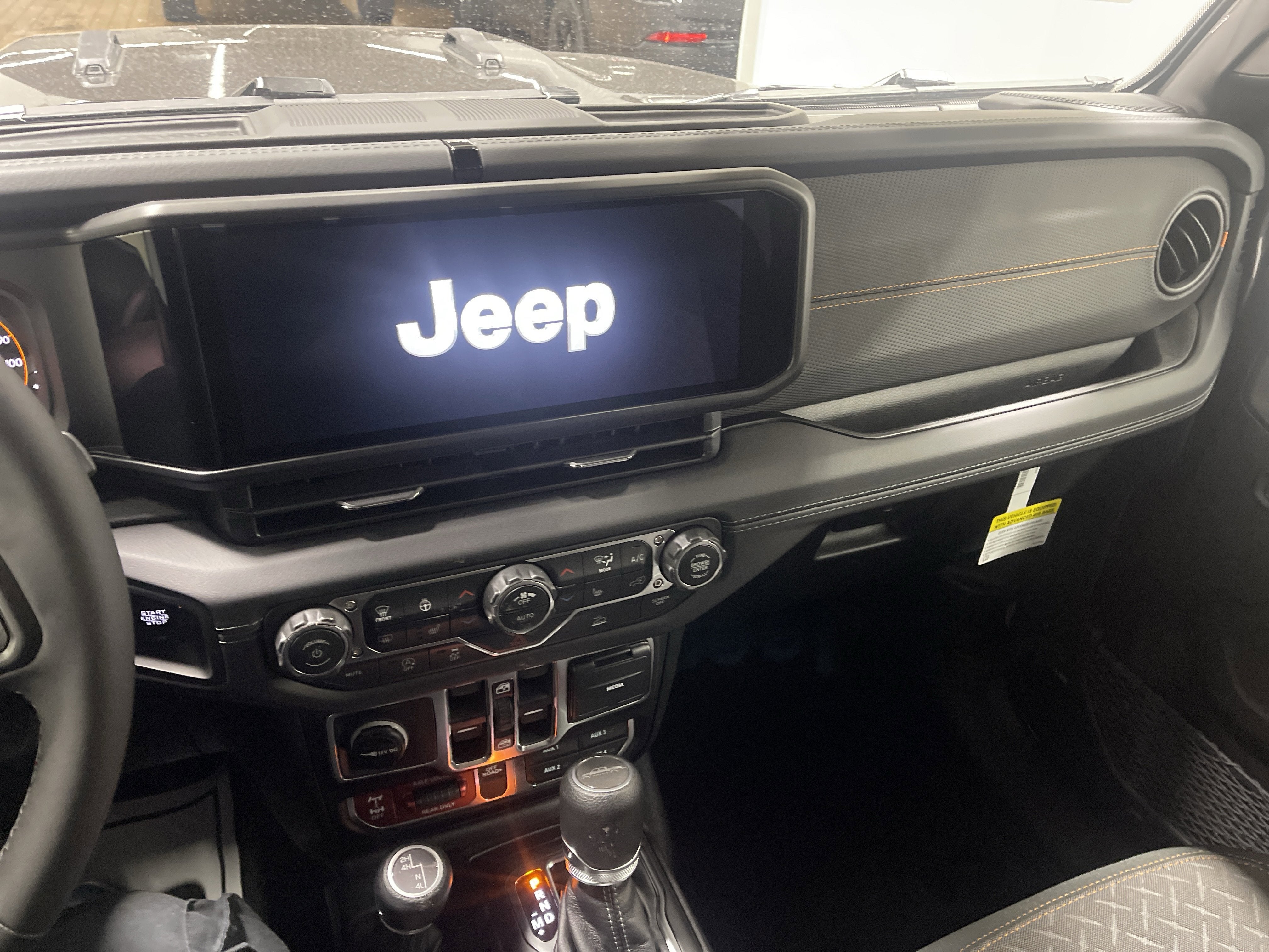 2026 Jeep Gladiator GLADIATOR MOJAVE 4X4