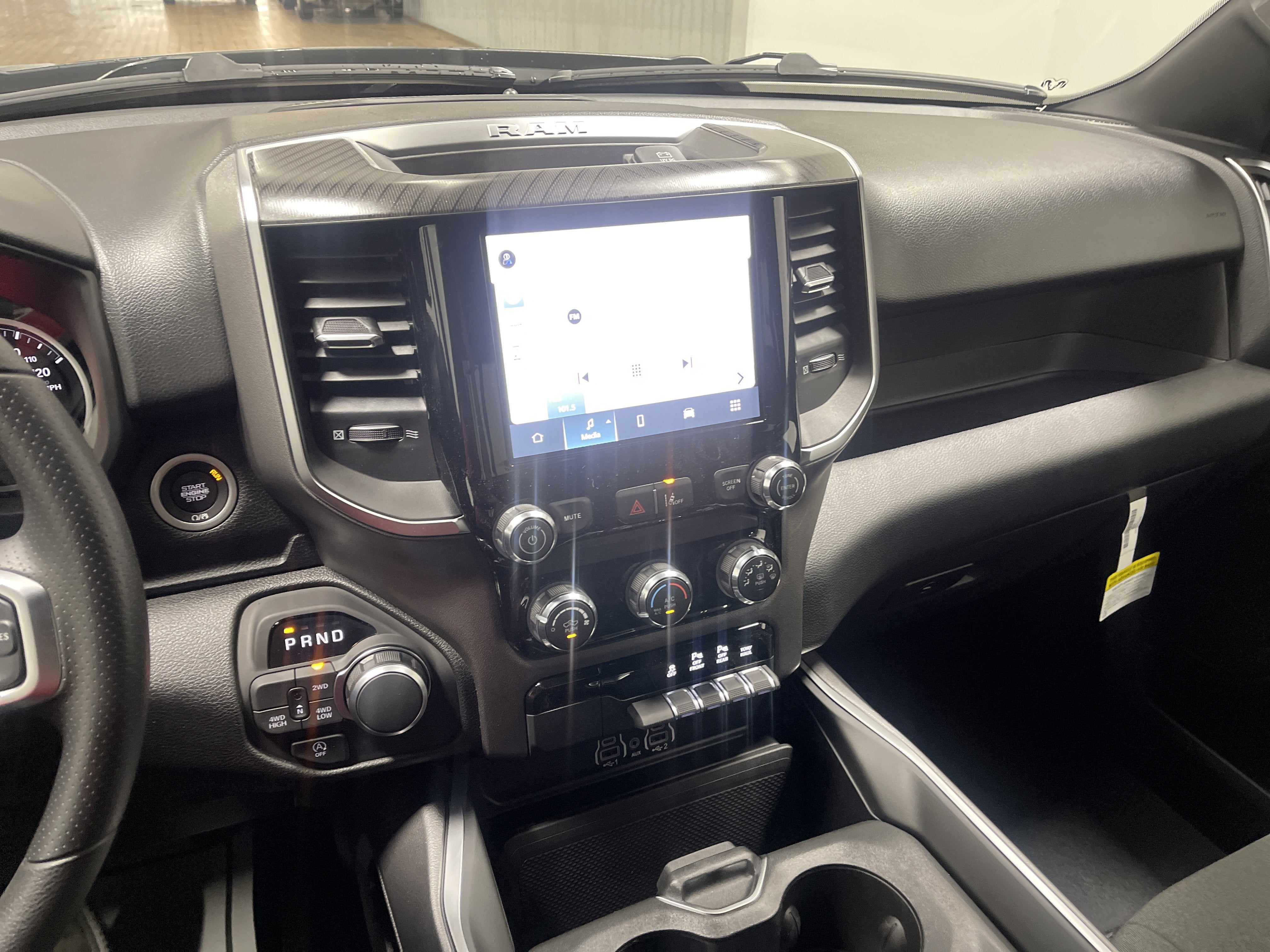 2026 RAM Ram 1500 RAM 1500 EXPRESS CREW CAB 4X4 5'7' BOX