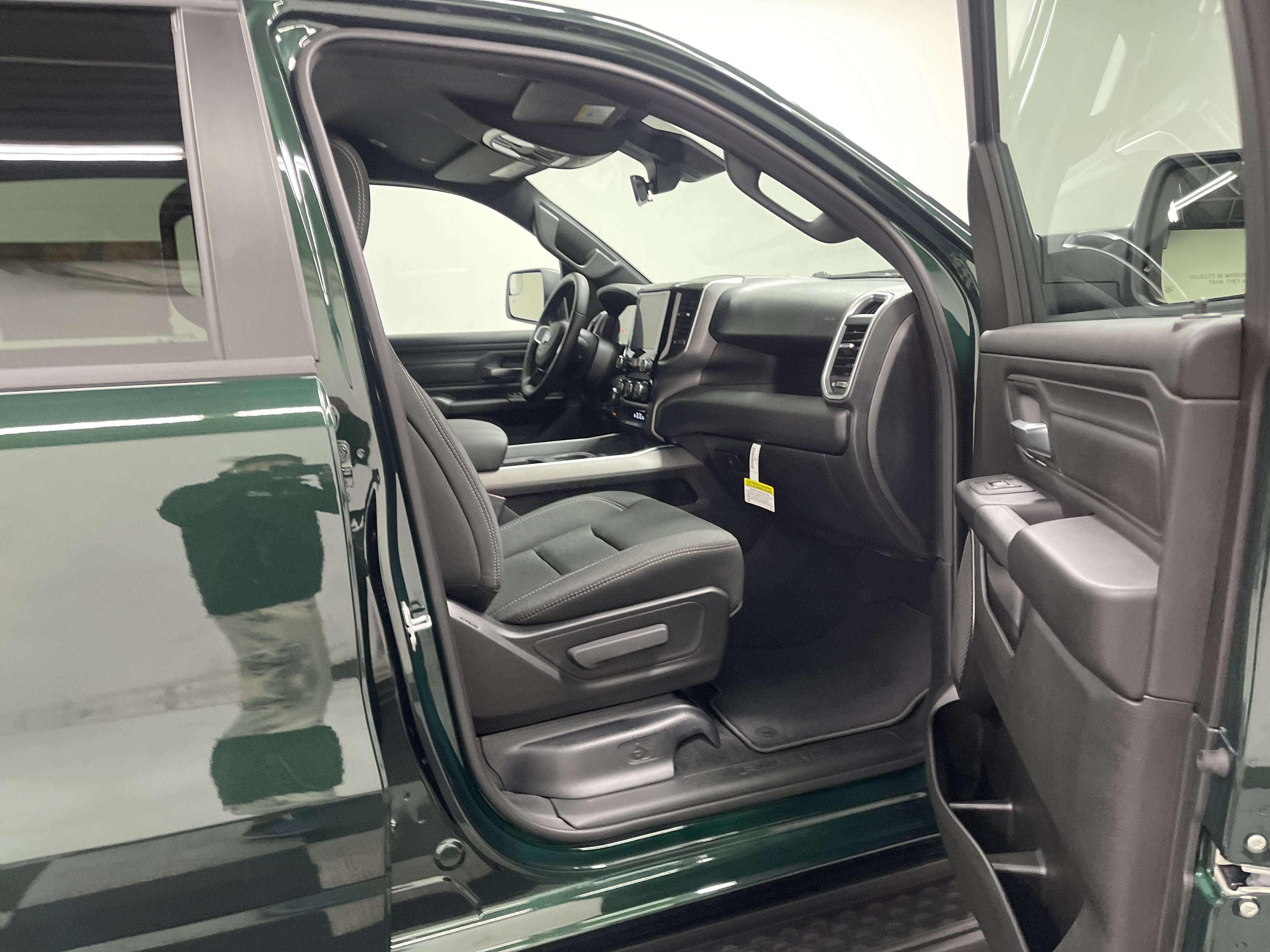 2026 RAM Ram 1500 RAM 1500 EXPRESS CREW CAB 4X4 5'7' BOX