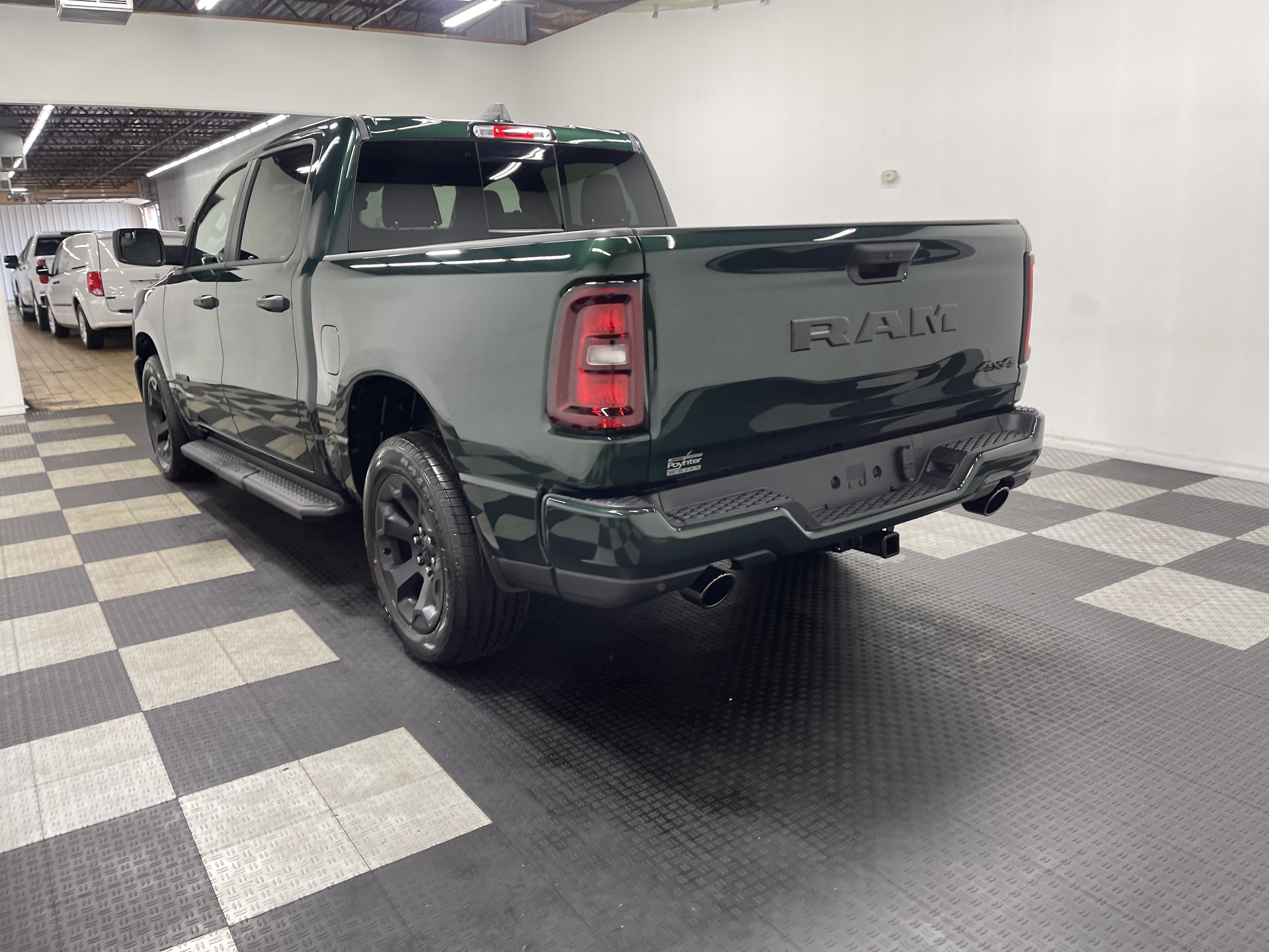 2026 RAM Ram 1500 RAM 1500 EXPRESS CREW CAB 4X4 5'7' BOX