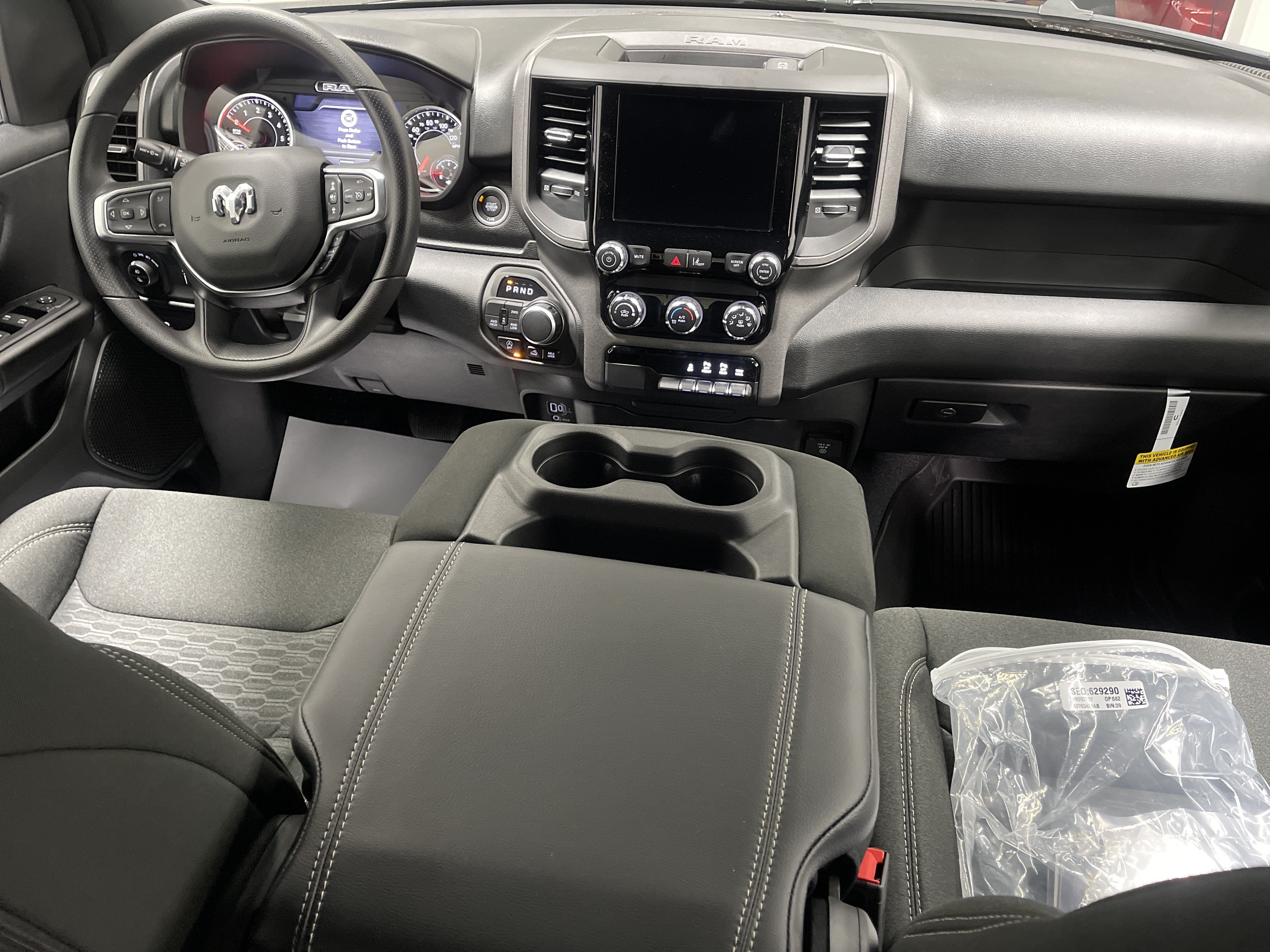 2027 RAM Ram 1500 RAM 1500 WARLOCK CREW CAB 4X4 5'7' BOX