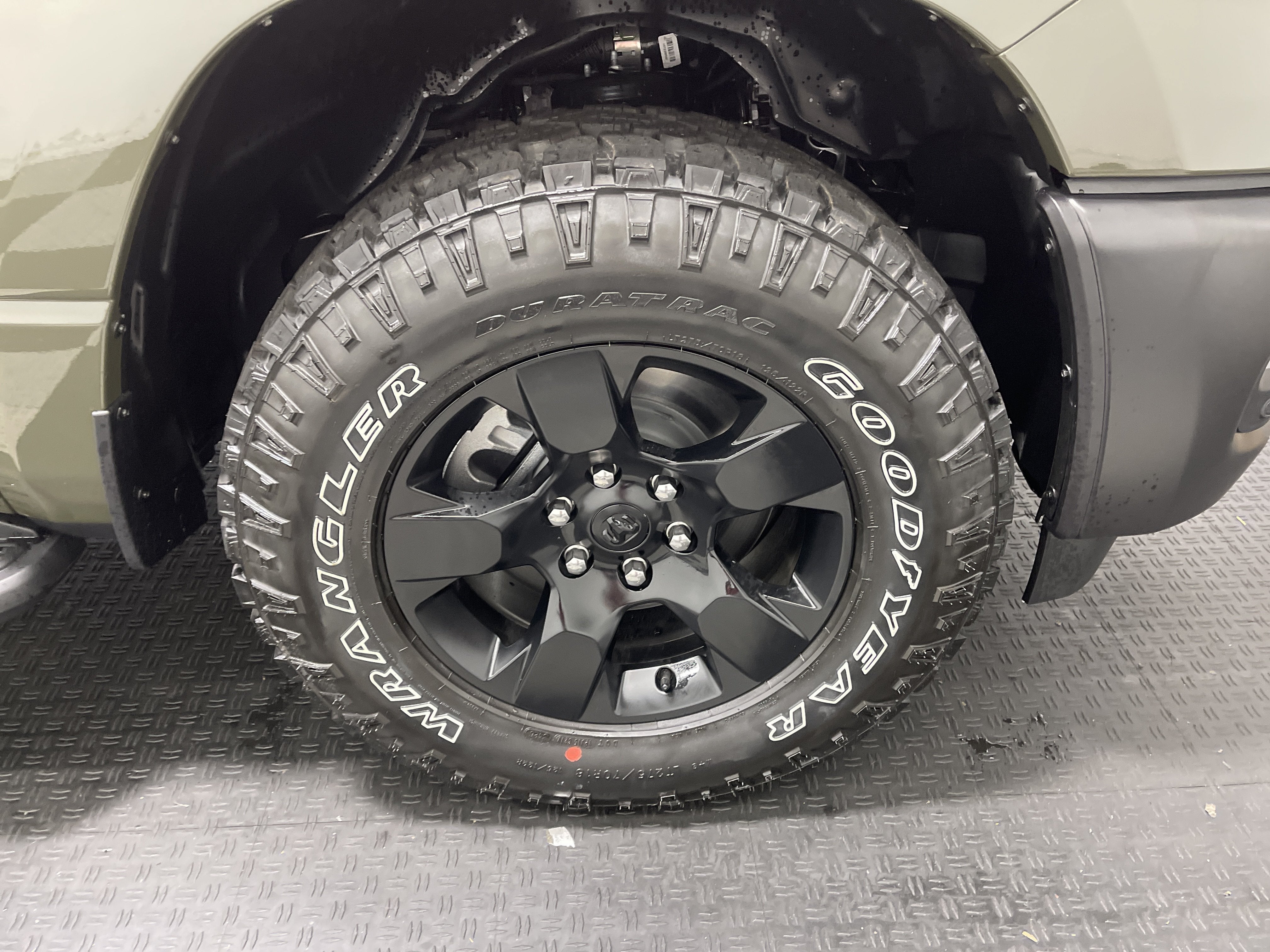 2027 RAM Ram 1500 RAM 1500 WARLOCK CREW CAB 4X4 5'7' BOX