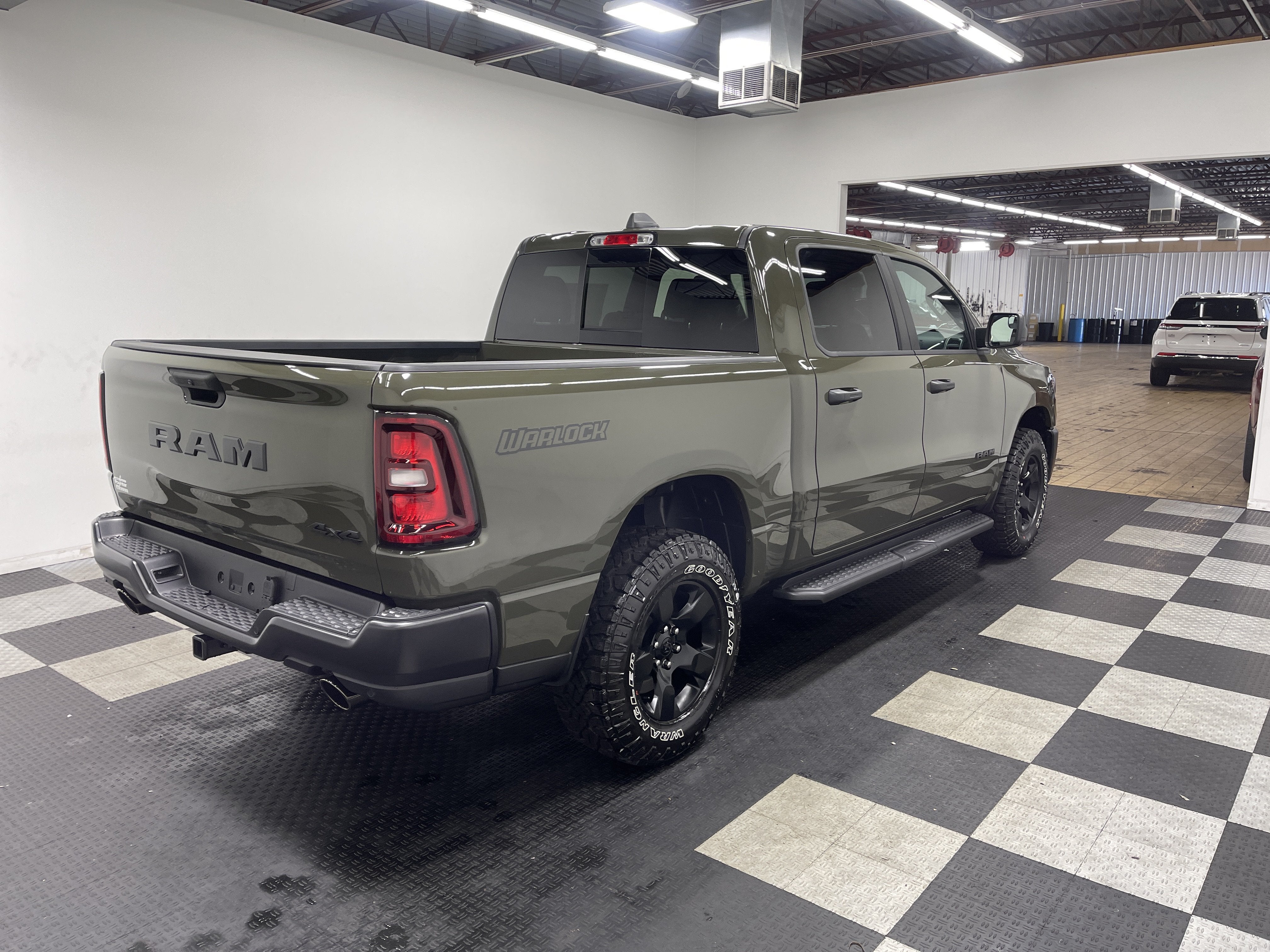2027 RAM Ram 1500 RAM 1500 WARLOCK CREW CAB 4X4 5'7' BOX