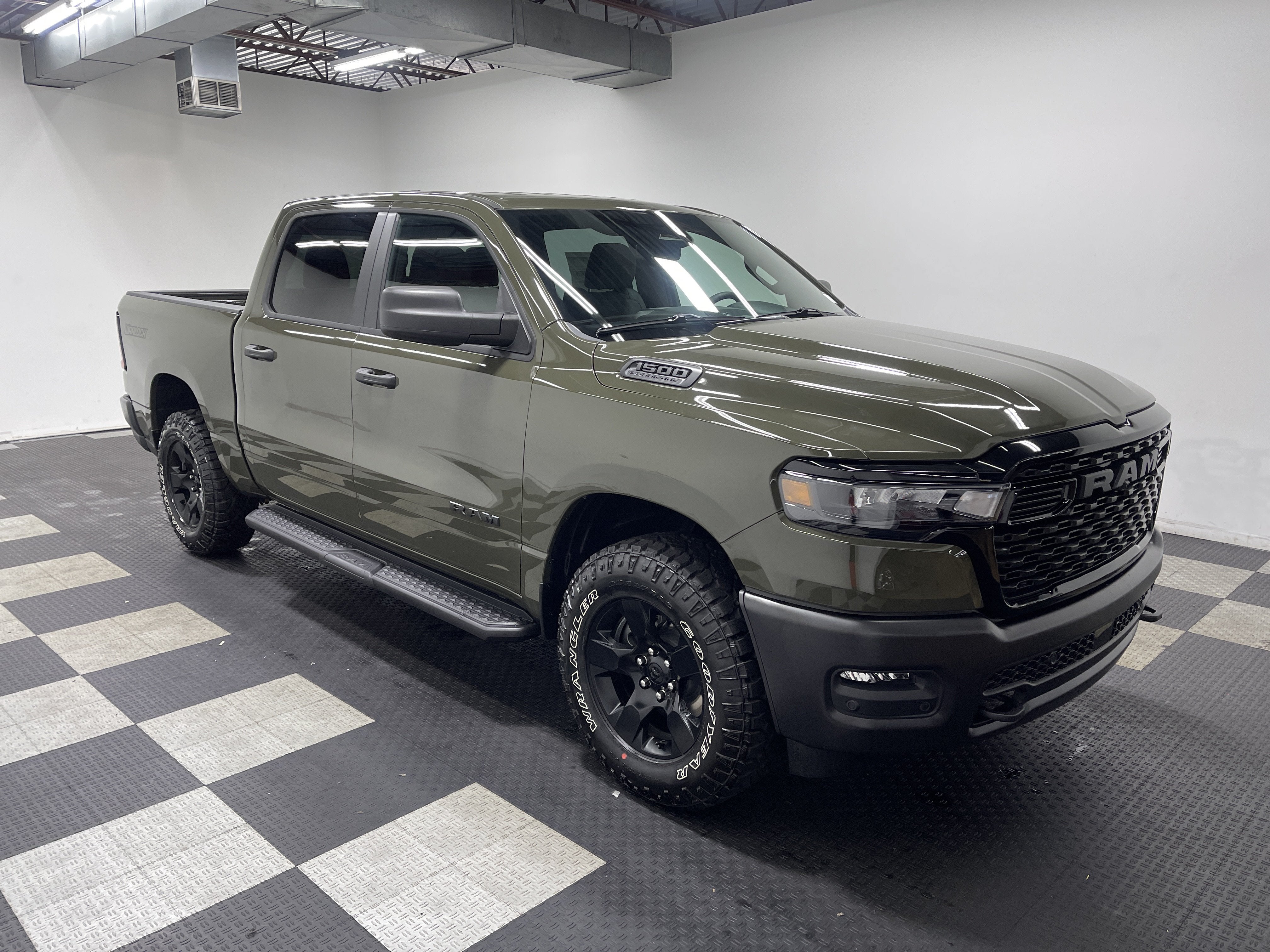 2027 RAM Ram 1500 RAM 1500 WARLOCK CREW CAB 4X4 5'7' BOX