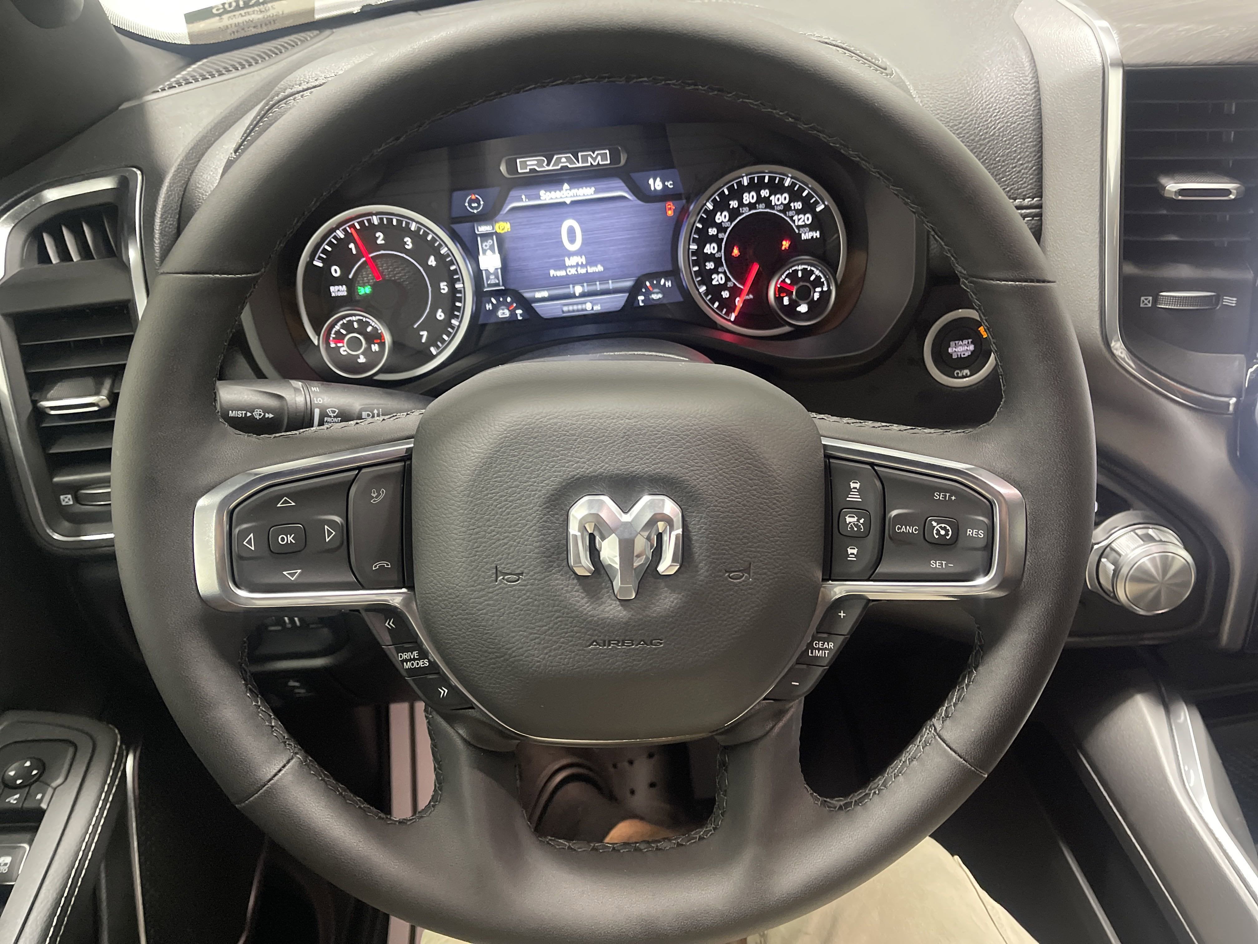 2026 RAM Ram 1500 RAM 1500 LARAMIE CREW CAB 4X4 5'7' BOX