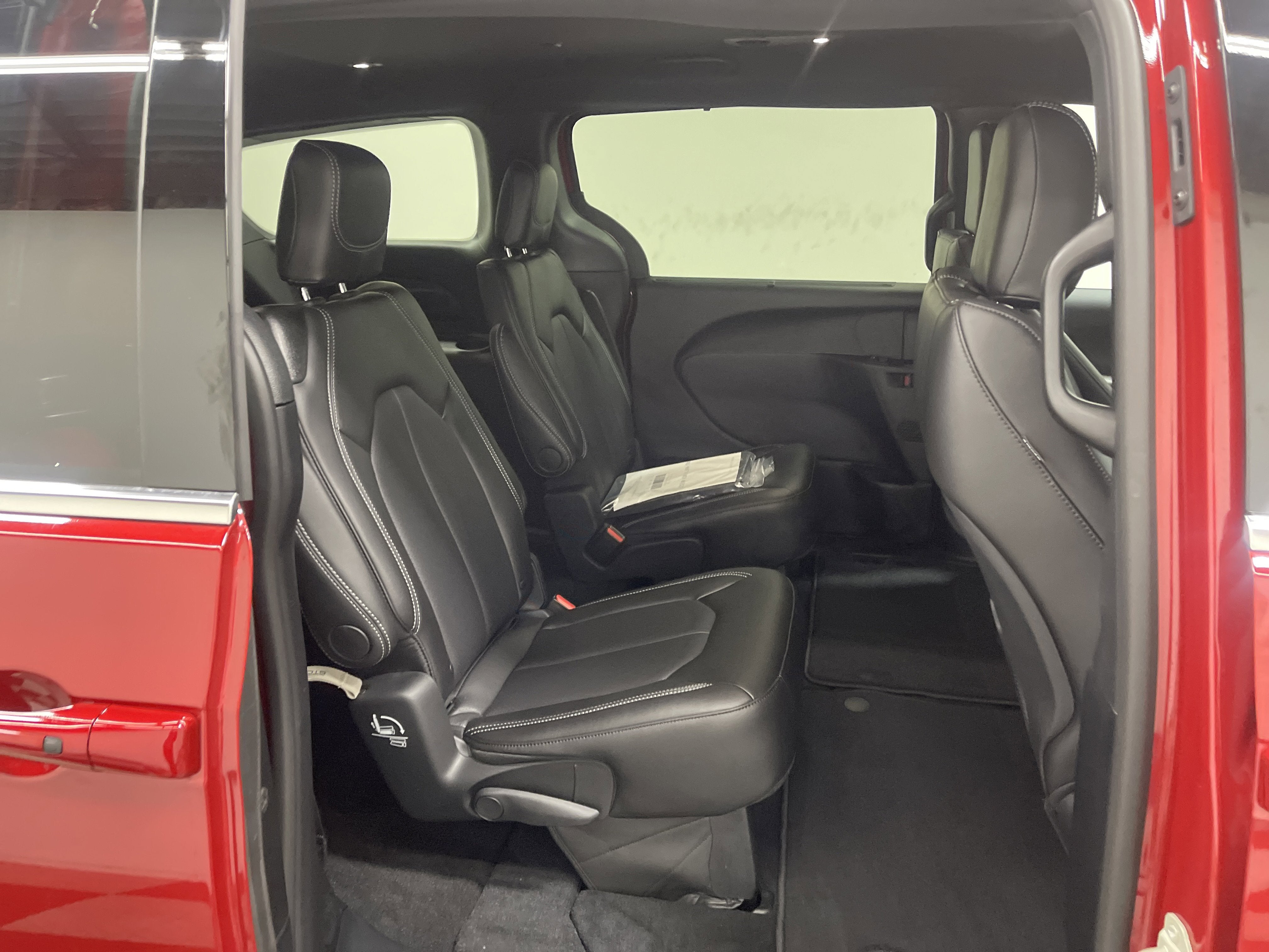 2027 Chrysler Pacifica PACIFICA SELECT