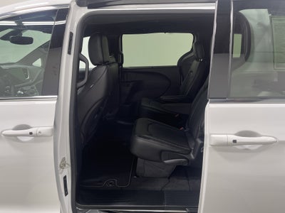 2027 Chrysler Pacifica PACIFICA SELECT