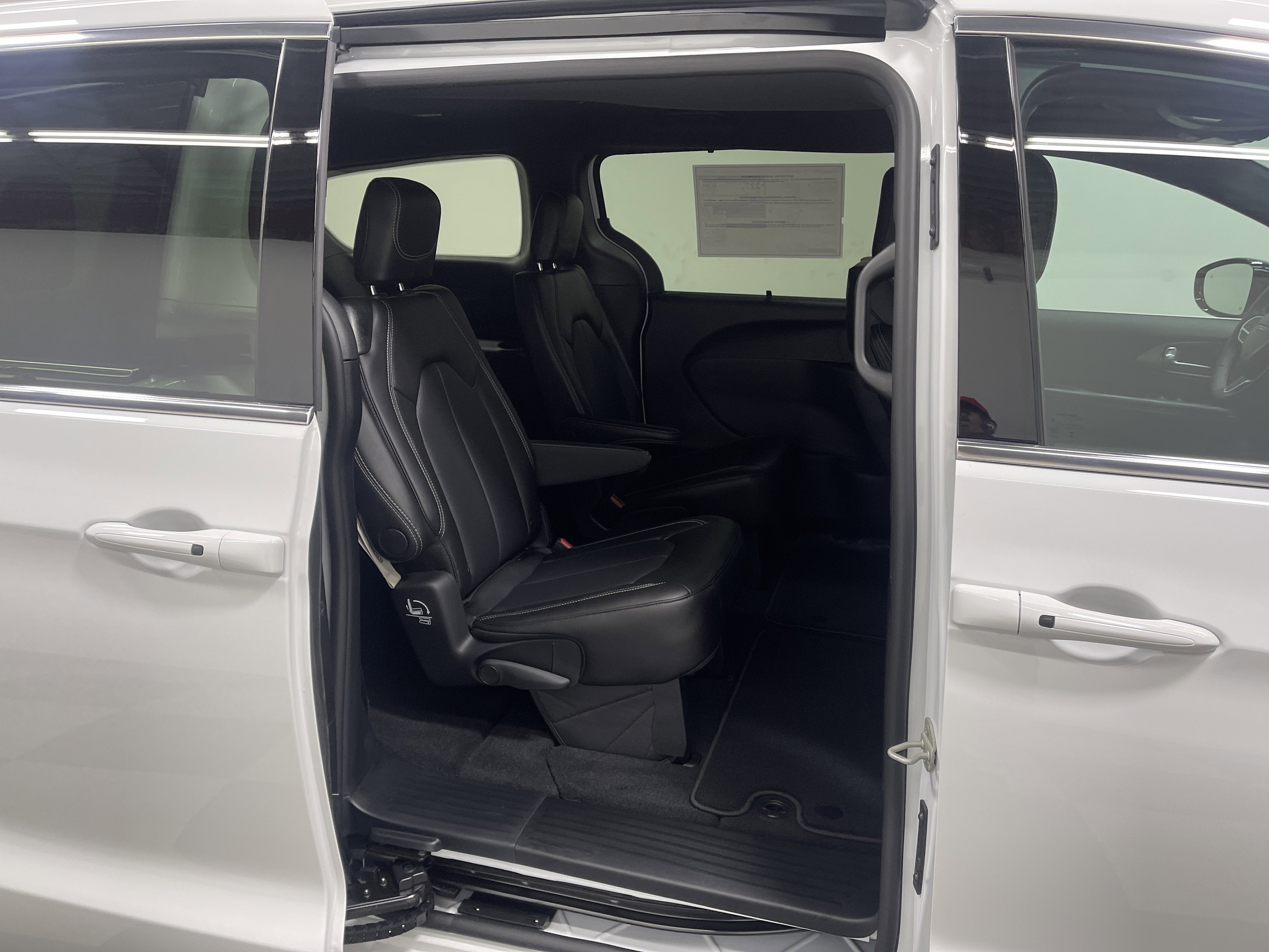 2027 Chrysler Pacifica PACIFICA SELECT