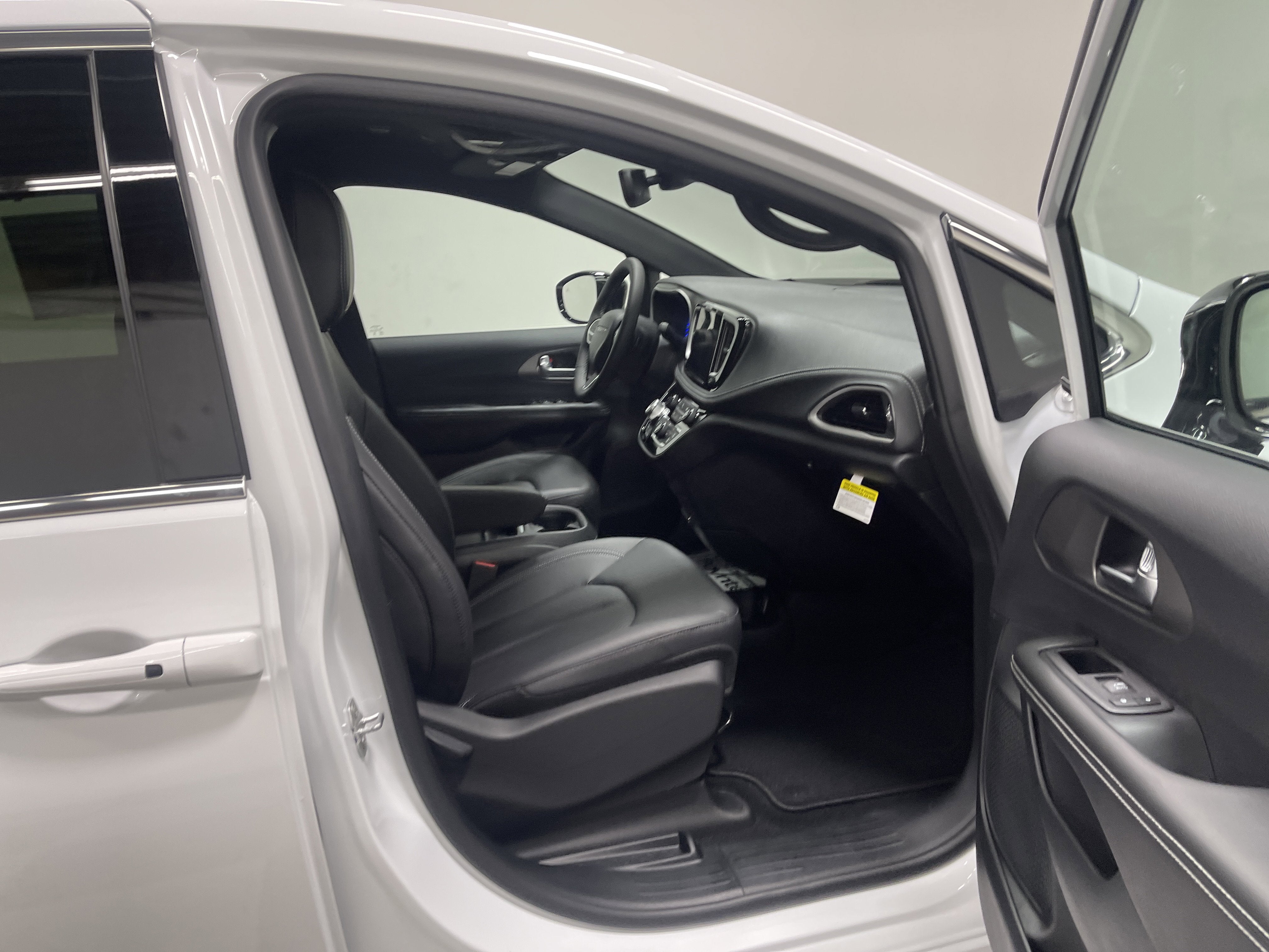 2027 Chrysler Pacifica PACIFICA SELECT
