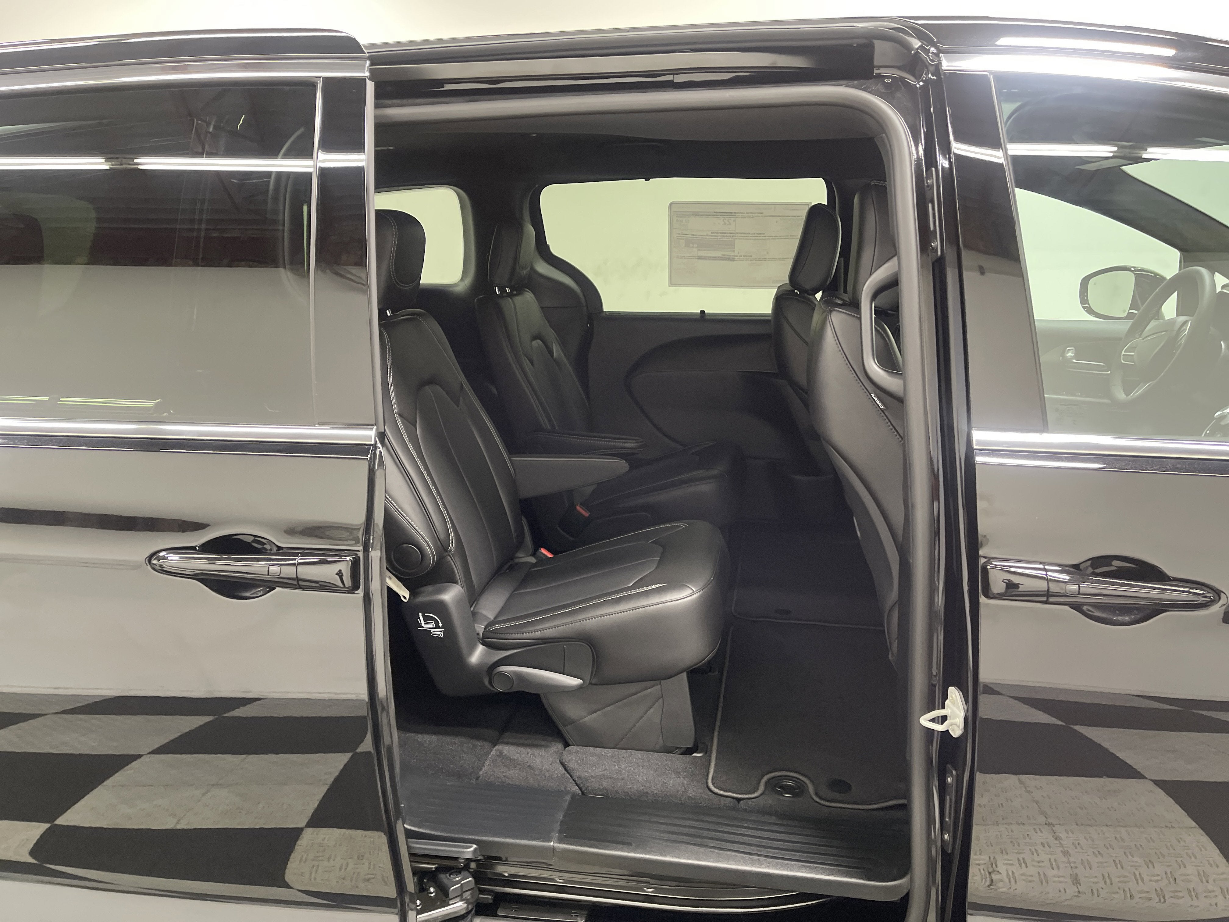 2027 Chrysler Pacifica PACIFICA SELECT