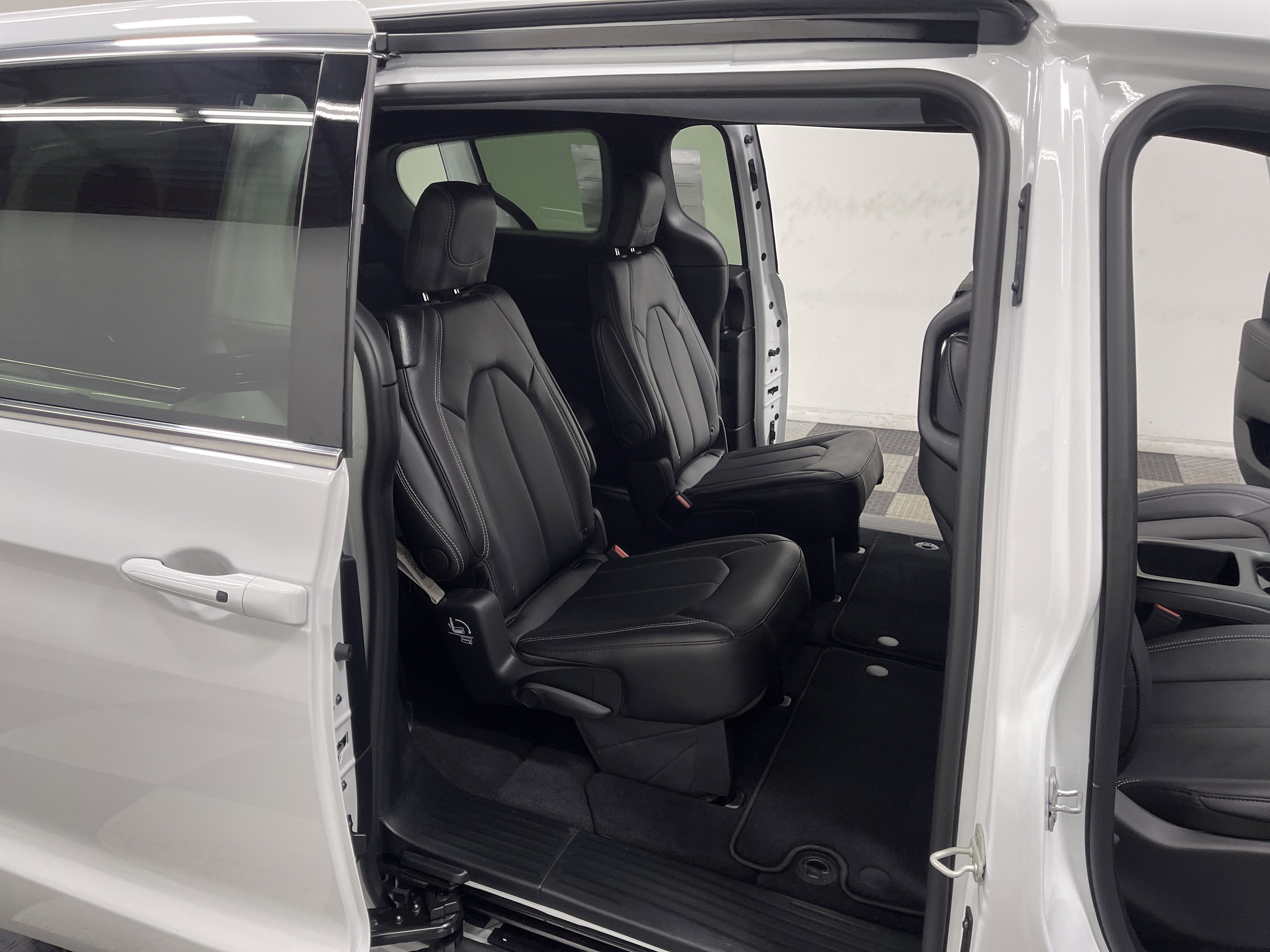 2026 Chrysler Voyager VOYAGER LX