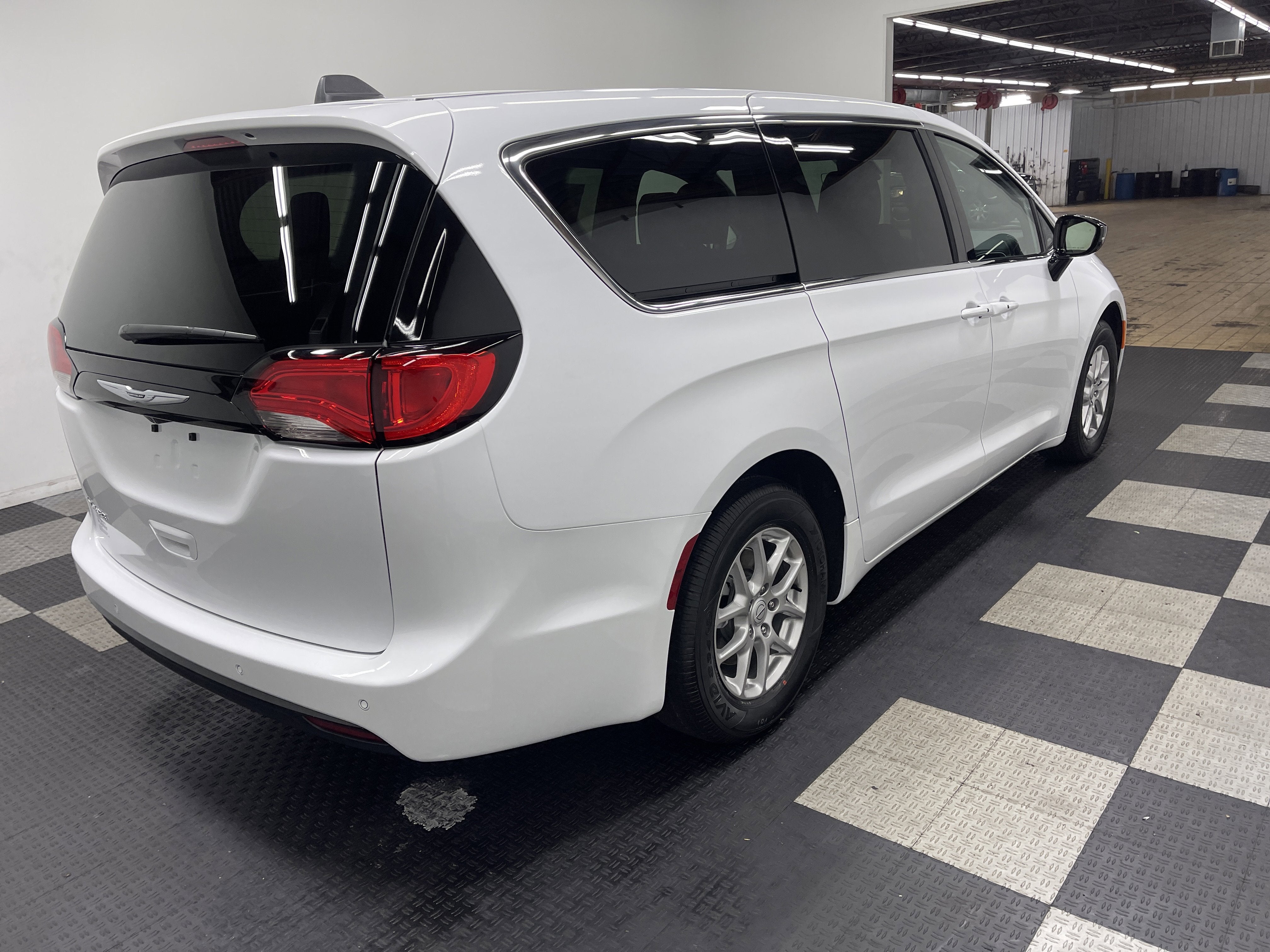 2026 Chrysler Voyager VOYAGER LX