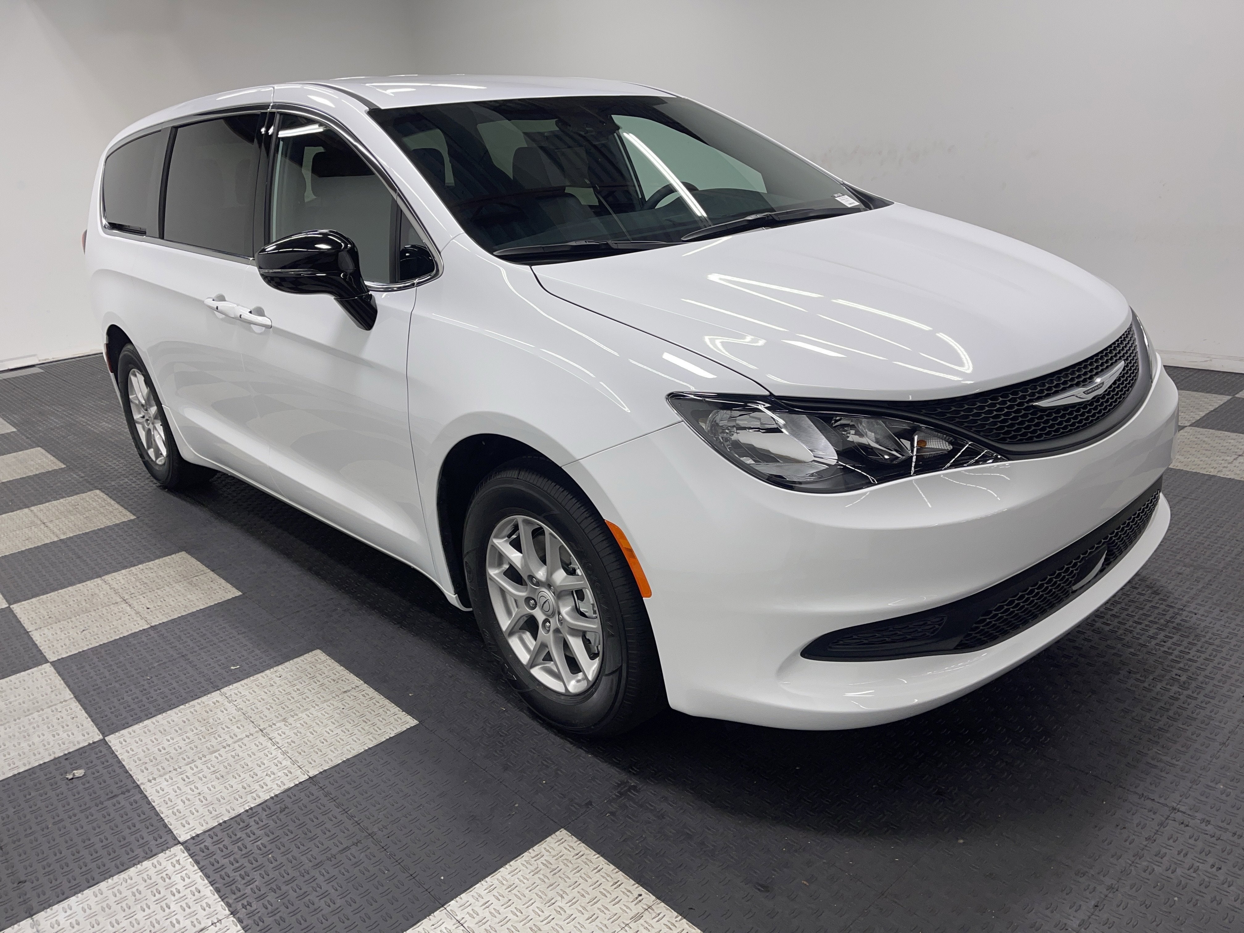 2026 Chrysler Voyager VOYAGER LX