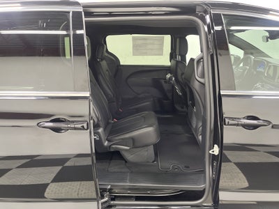 2026 Chrysler Voyager VOYAGER LX