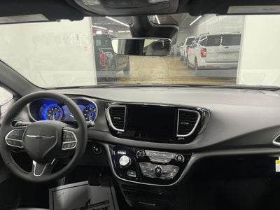 2026 Chrysler Voyager VOYAGER LX