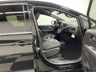 2026 Chrysler Voyager VOYAGER LX