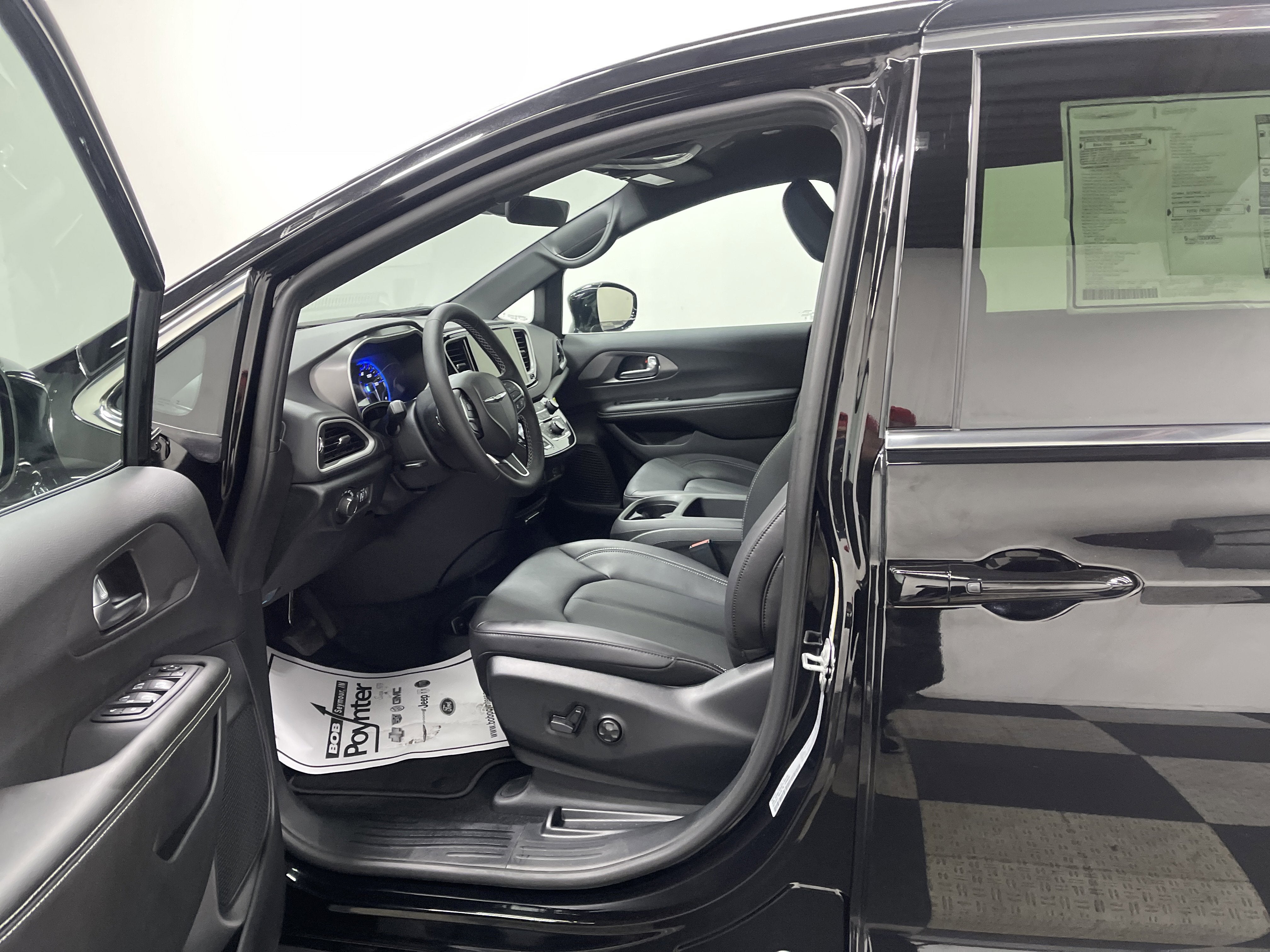 2026 Chrysler Voyager VOYAGER LX