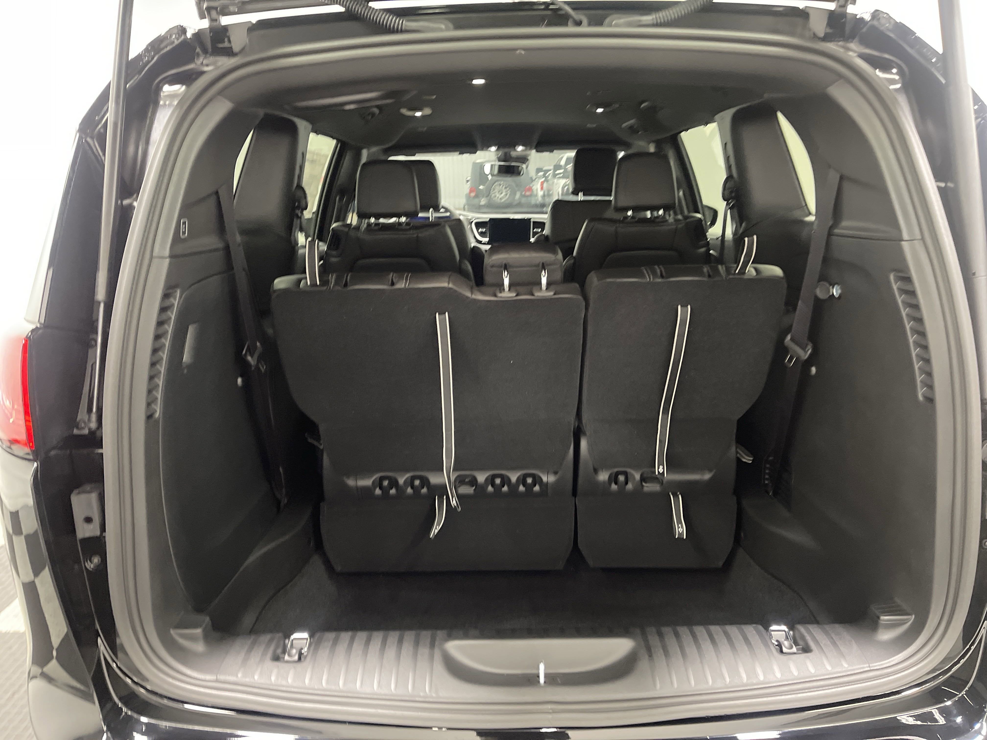 2025 Chrysler Voyager VOYAGER LX