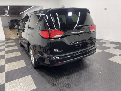 2025 Chrysler Voyager VOYAGER LX